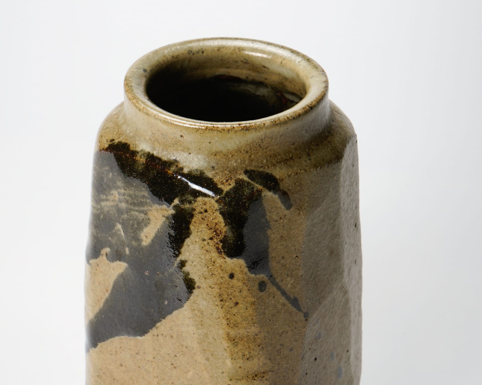 Murata Gen 村田 元, Jar, Iron and rice husk glaze