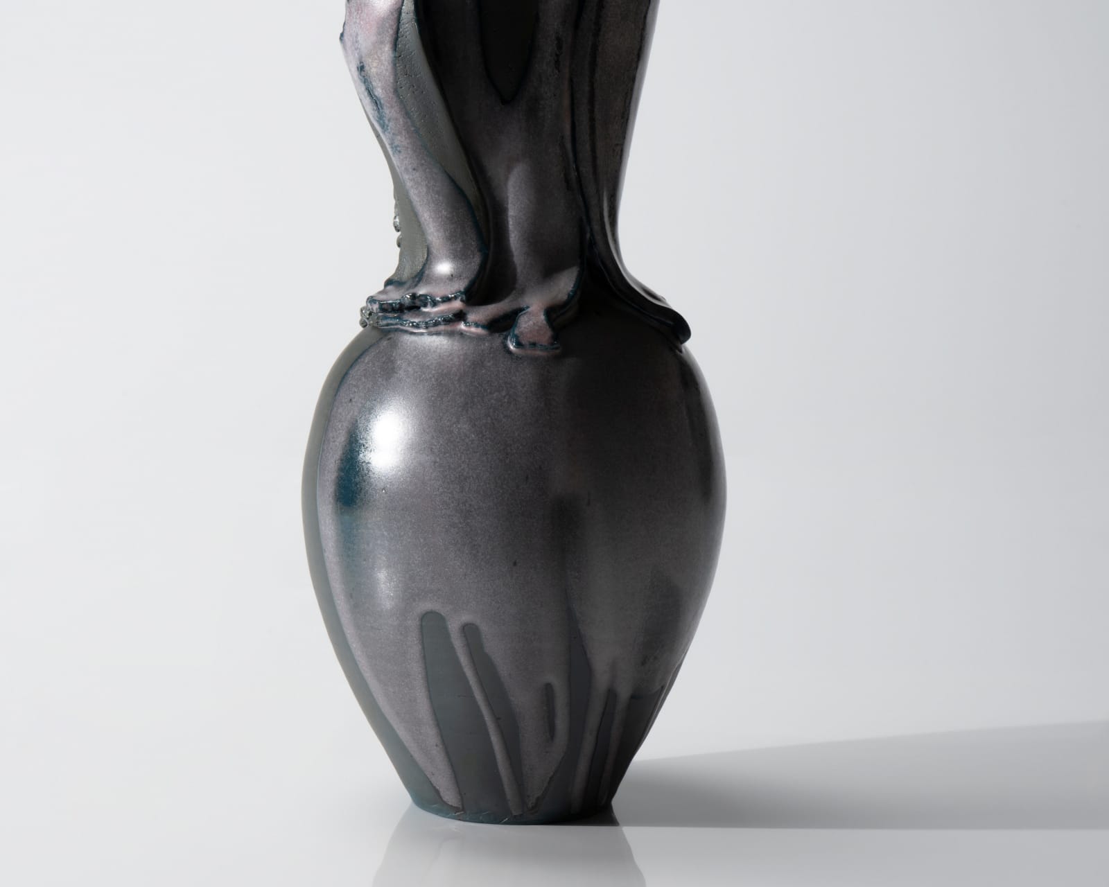 Kato Mami 加藤真美, No. 3 Frost glazed flower vase "Kishibe," black, 2023