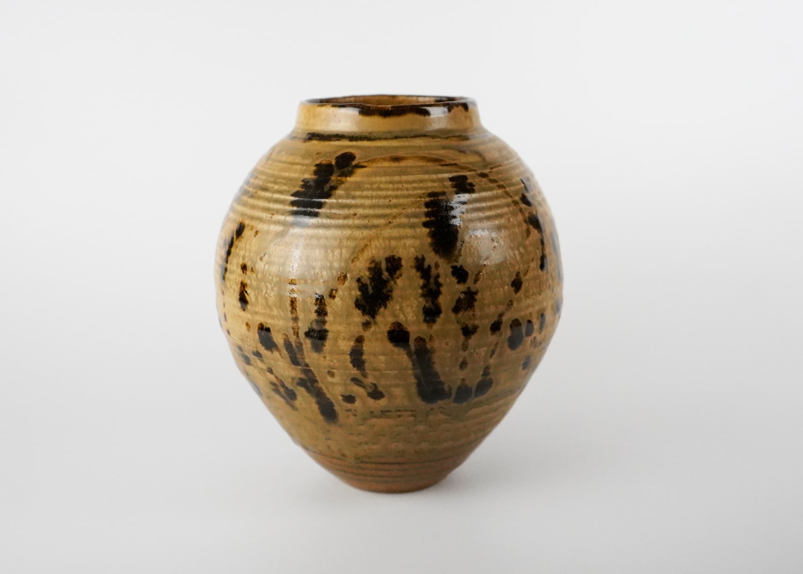 TAMURA Koichi 田村耕一, Flower Vase with Iron Drawing of Grass 野草文花器, 1960's