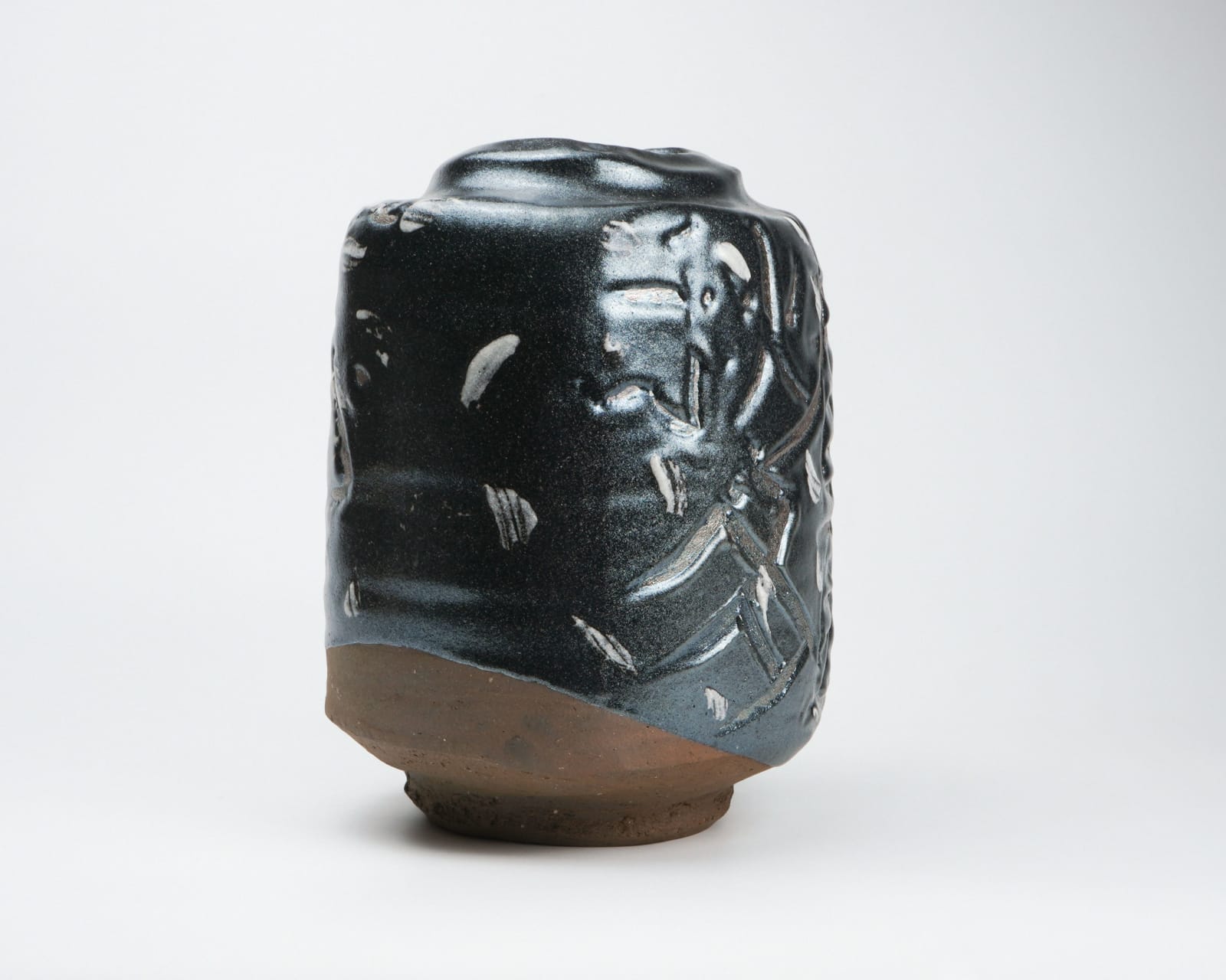 Shimizu Uichi 清水 卯一, Jar with Finger-Scraped Calligraphic "Four Seasons" Pattern and Gloss Iron glaze