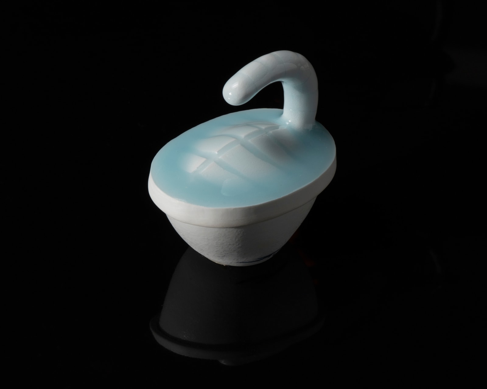 Nagae Shigekazu 長江重和, Shape of metal: Tiger zodiac incense box