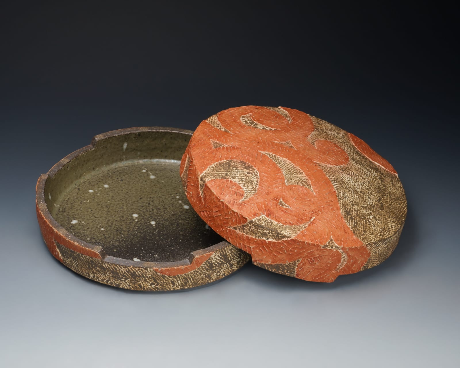 Kako Katsumi 加古勝己, Ash glazed box