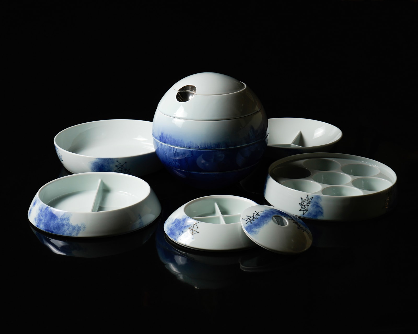 Terauchi Shinji 寺内信二, Four-tiered spherical box, Landscape at Moonlit night 月夜山水 珠型四段重, 2024