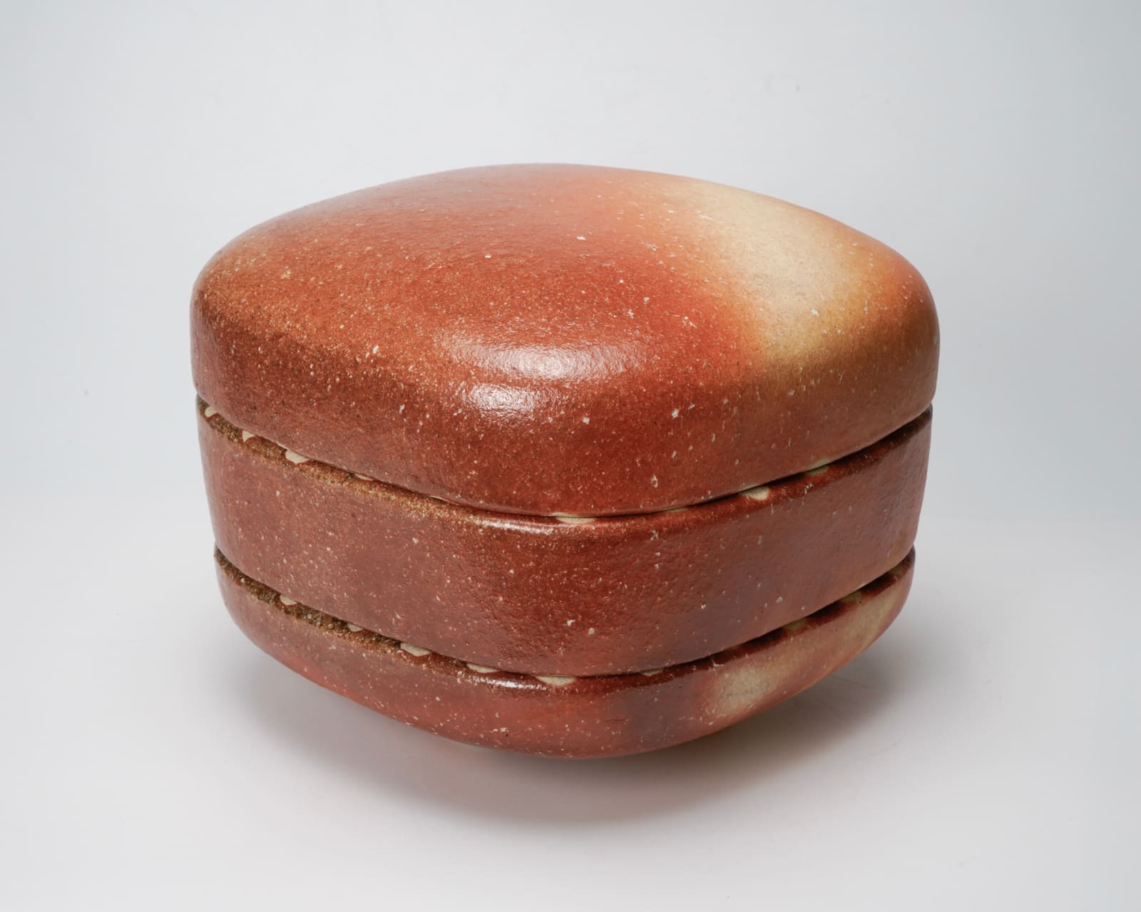 Hasu Yoshitaka 蓮善隆, Tiered ash glazed box
