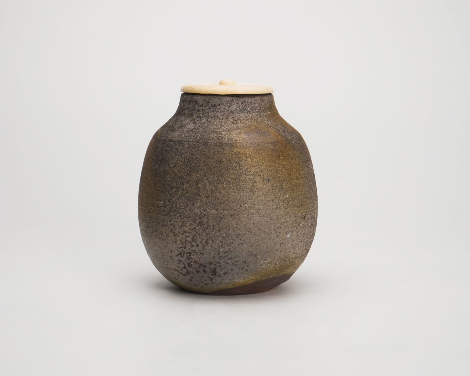 Fujiwara Yu 藤原雄, Bizen tea caddy