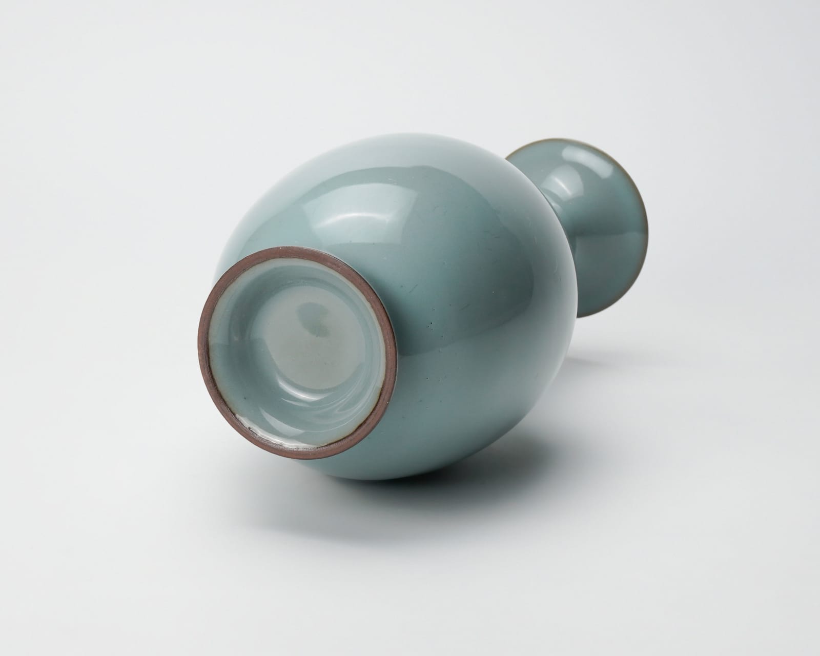 Kawase Shinobu 川瀬 忍, Celadon flower vase