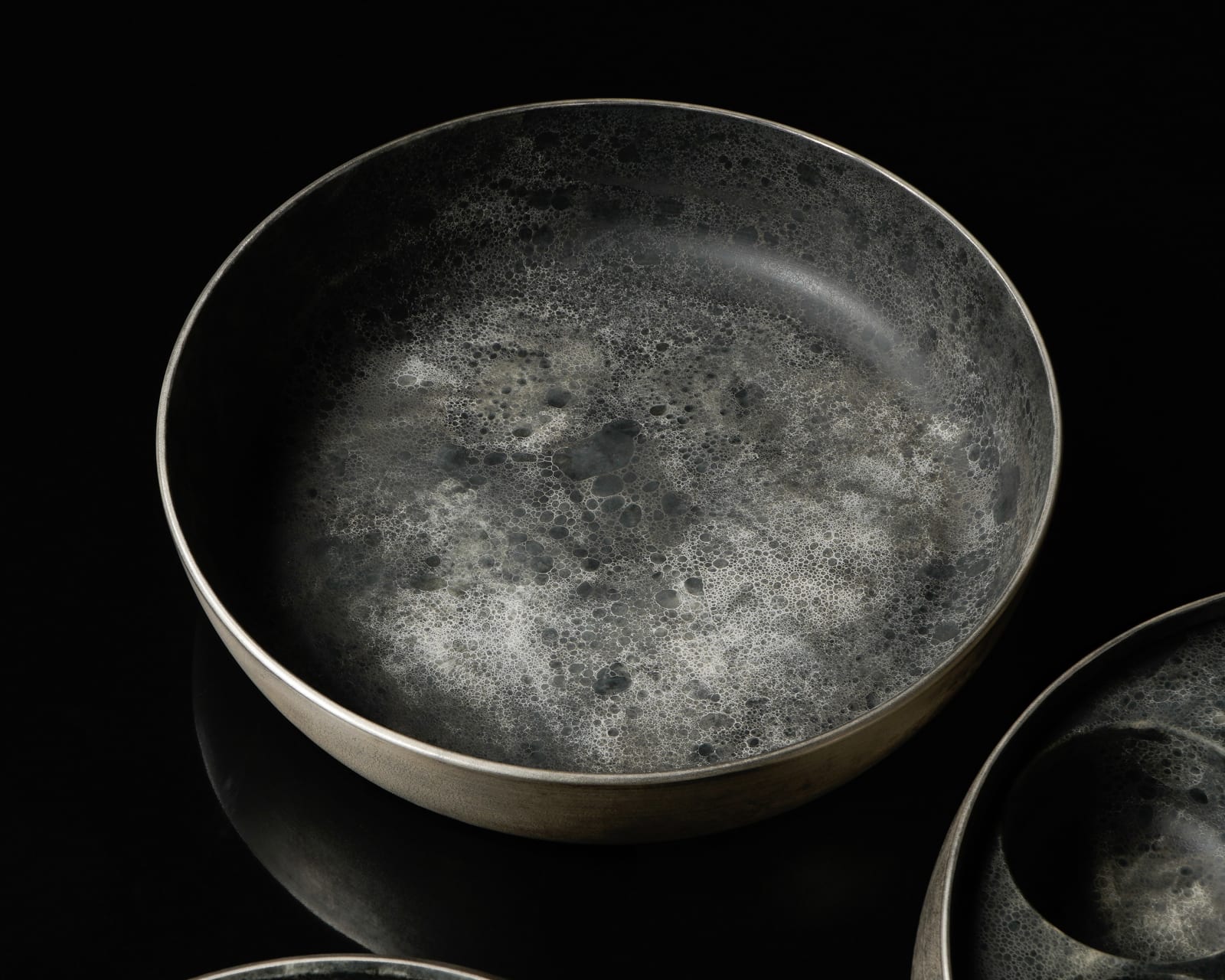 Terauchi Shinji 寺内信二, Five-tiered moon shaped box with silver 本銀彩 Moon Surface 珠型五段重, 2024