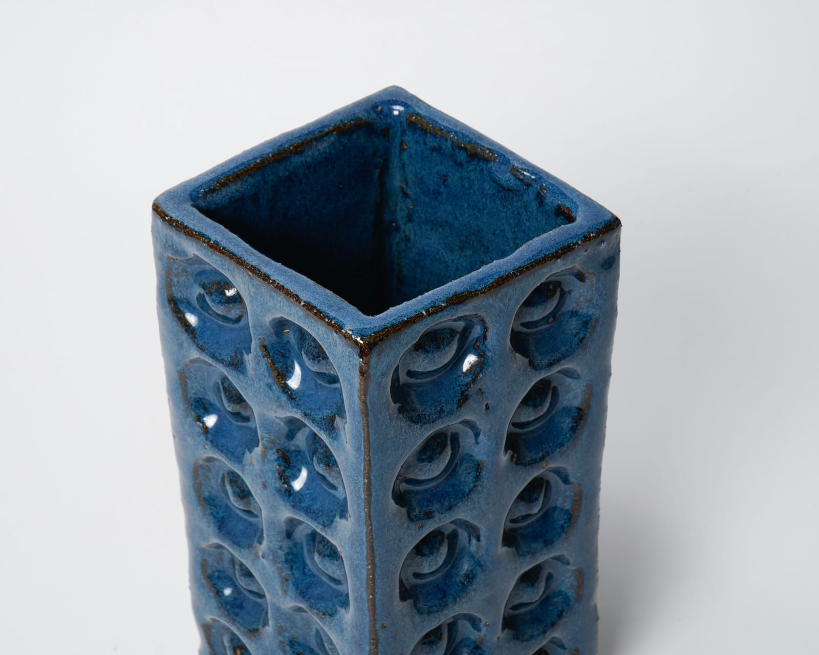 Kumakura Junkichi 熊倉順吉, Jar with Namako Glaze なまこ釉