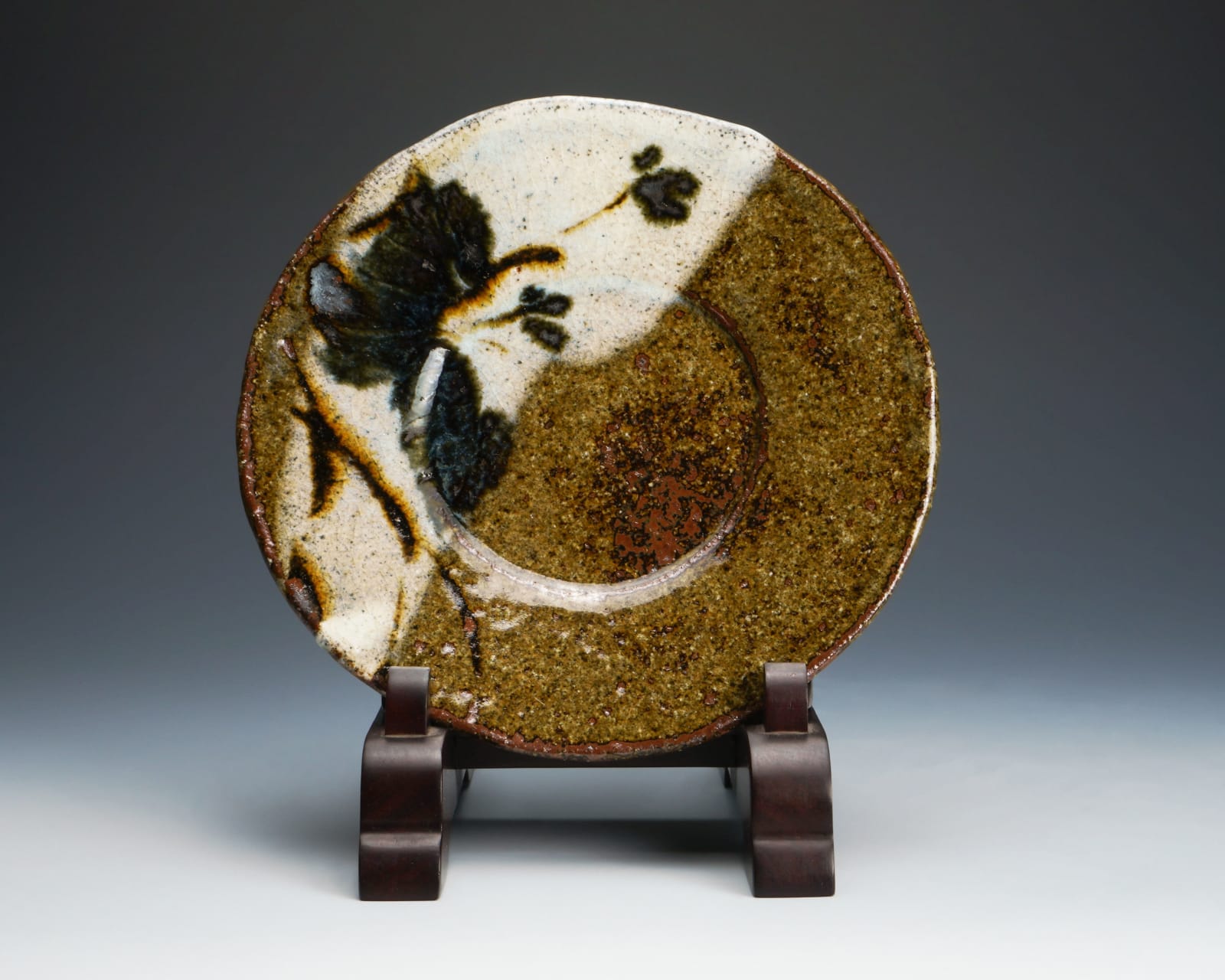 Tsuboshima Dohei 坪島 圡平, Set of 5 plates decorated with plant and flower motifs