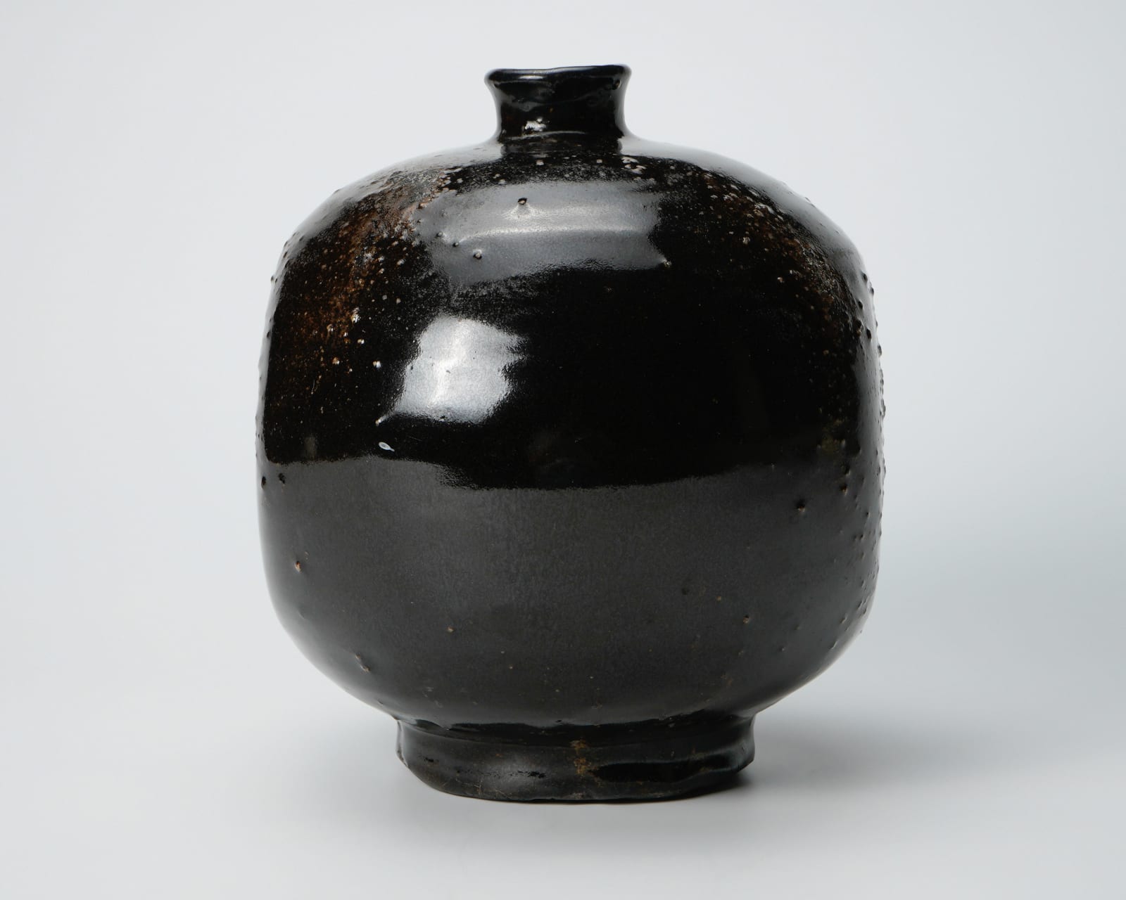KOBAYASHI Togo 小林東五, Flat jar with black glaze