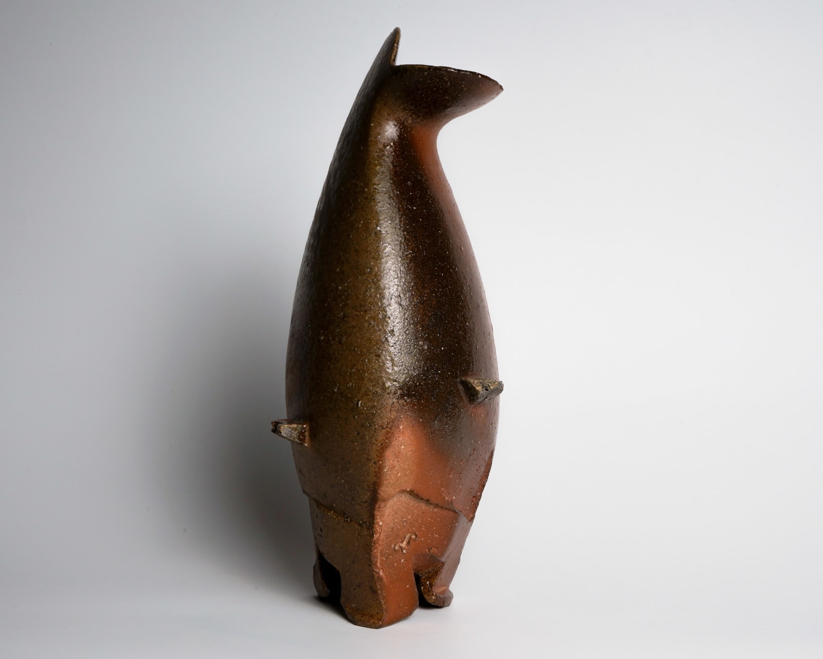 Kakurezaki Ryuichi 隠崎隆一, Bizen flower vase