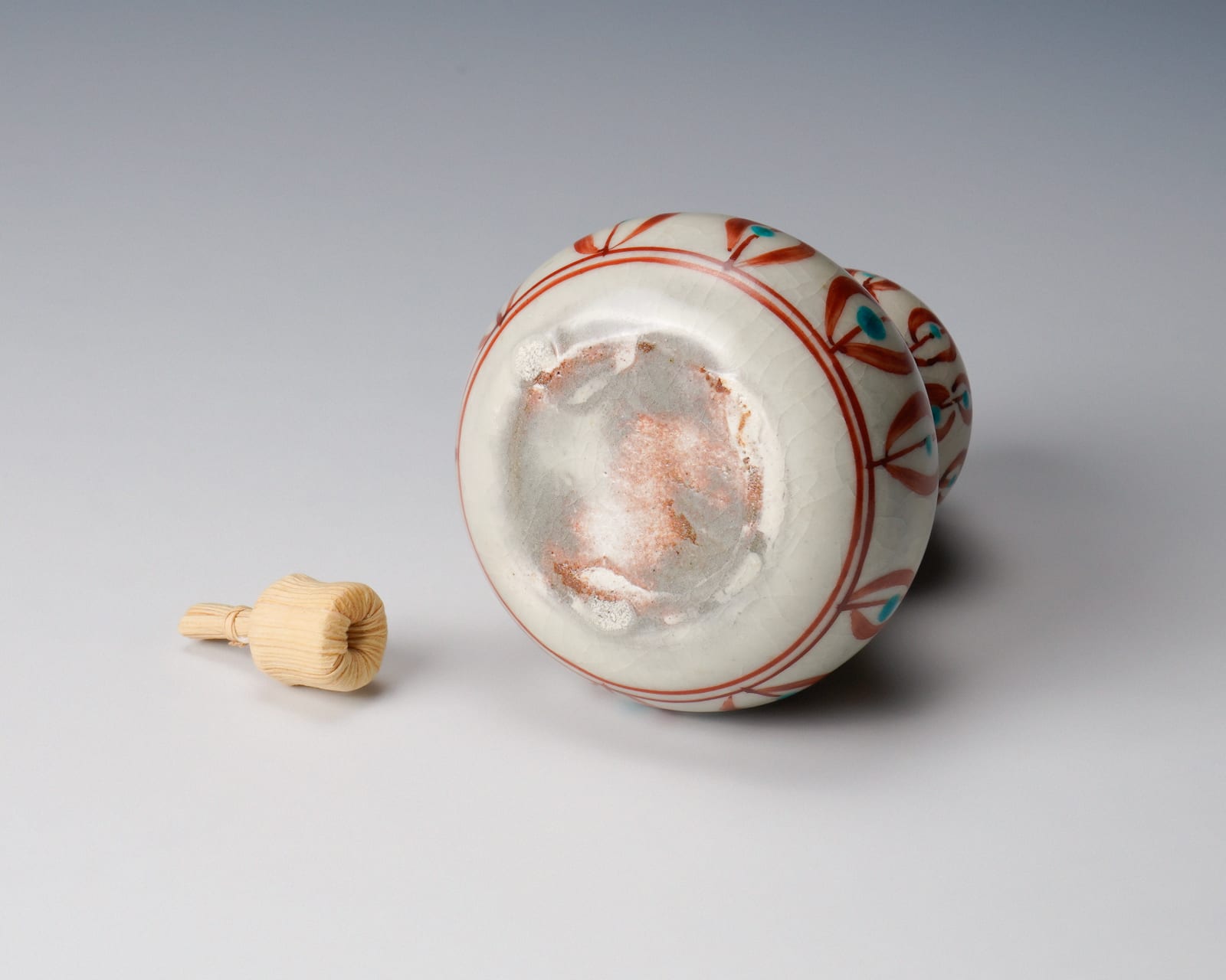 Hara Kiyoshi 原 清, Gourd shaped bottle with Aka-e decoration