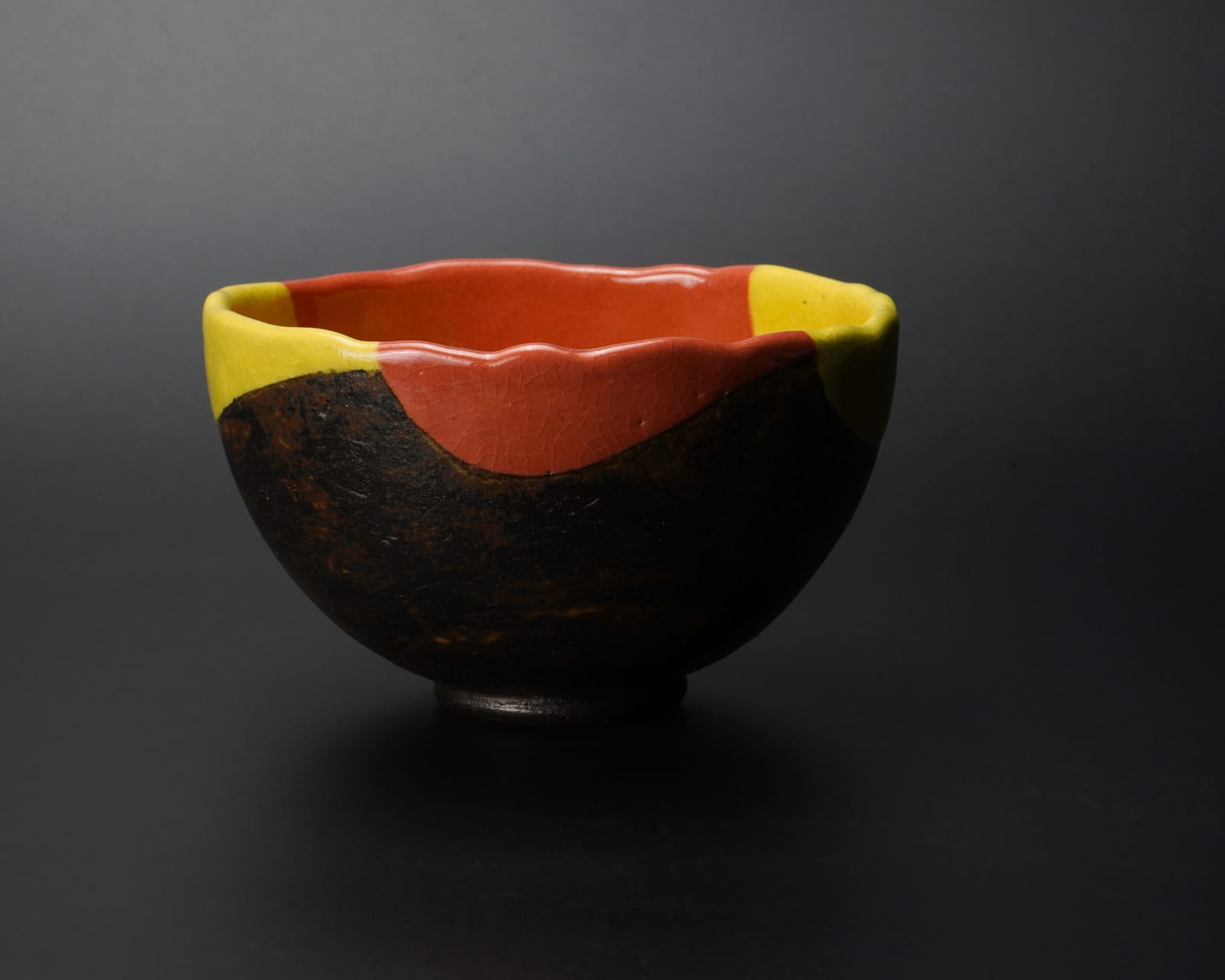 Yanagihara Mutsuo 柳原睦夫, Red Oribe tea bowl, 1991