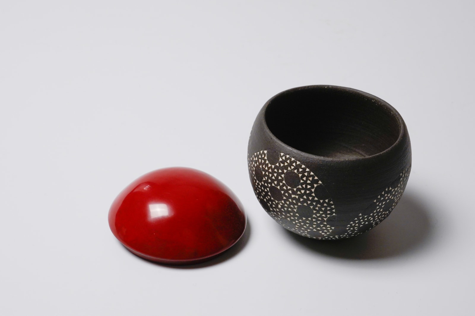 KITAMURA Junko 北村純子, Small Container with Lacquer No.2 盒子
