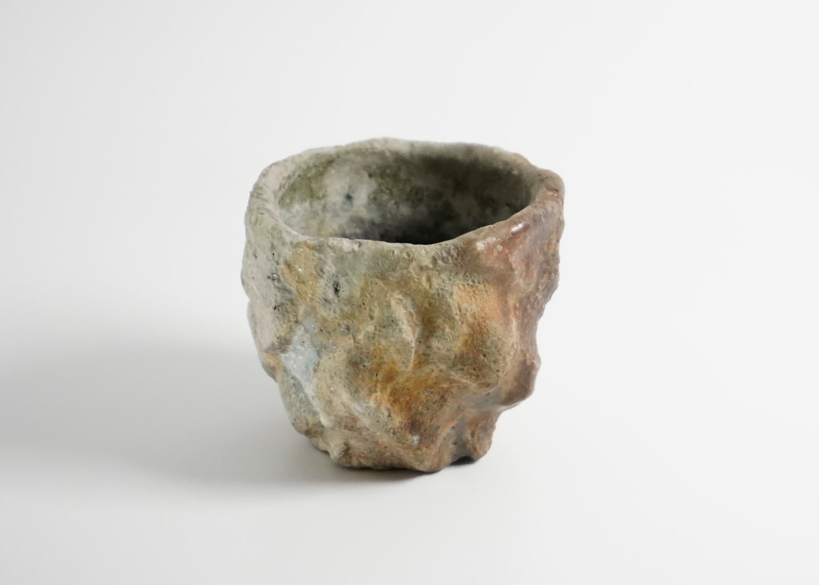 Inayoshi Osamu 稲吉 オサム, Shinzen-yu (Natural Ash Glaze) guinomi 1 自然釉ぐい呑, 2021