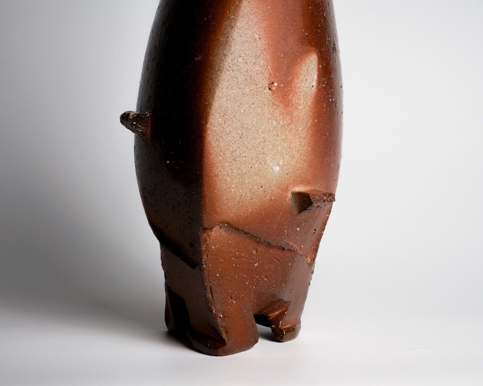 Kakurezaki Ryuichi 隠崎隆一, Bizen flower vase