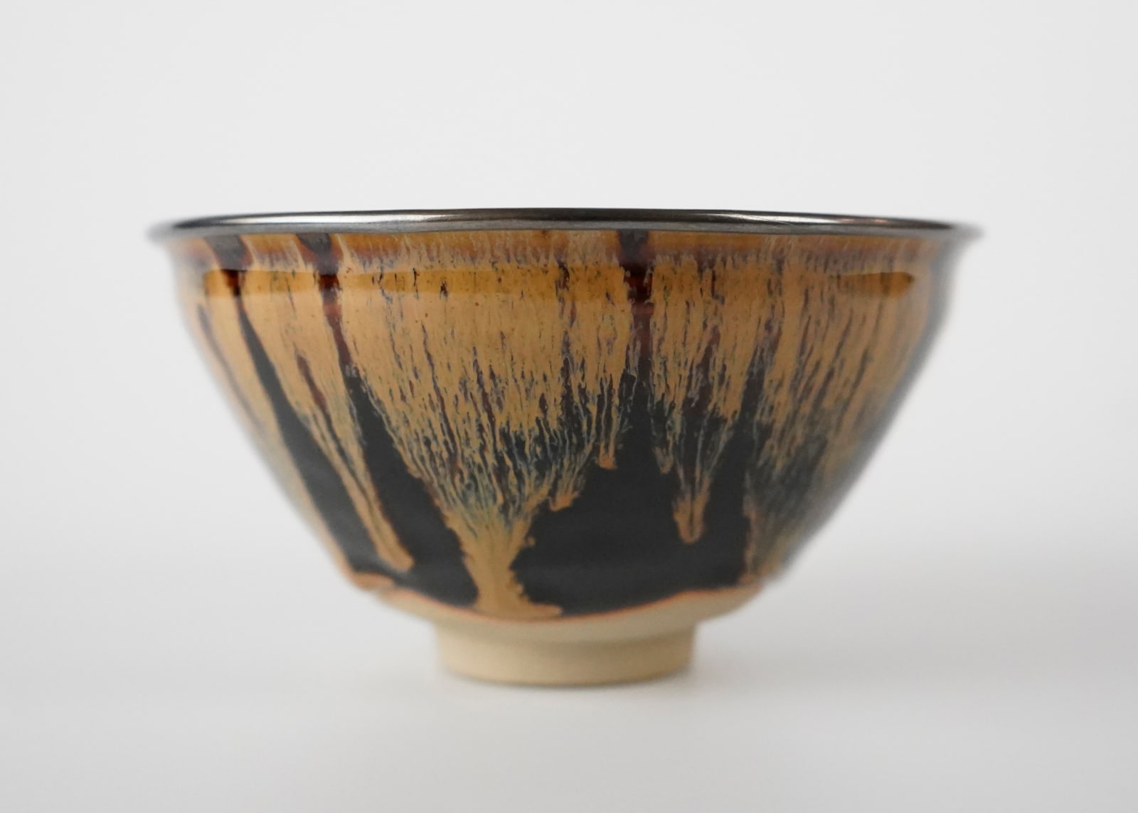OKETANI Teiichi 桶谷定一, Amber Colored Tenmoku Teabowl 天目茶碗