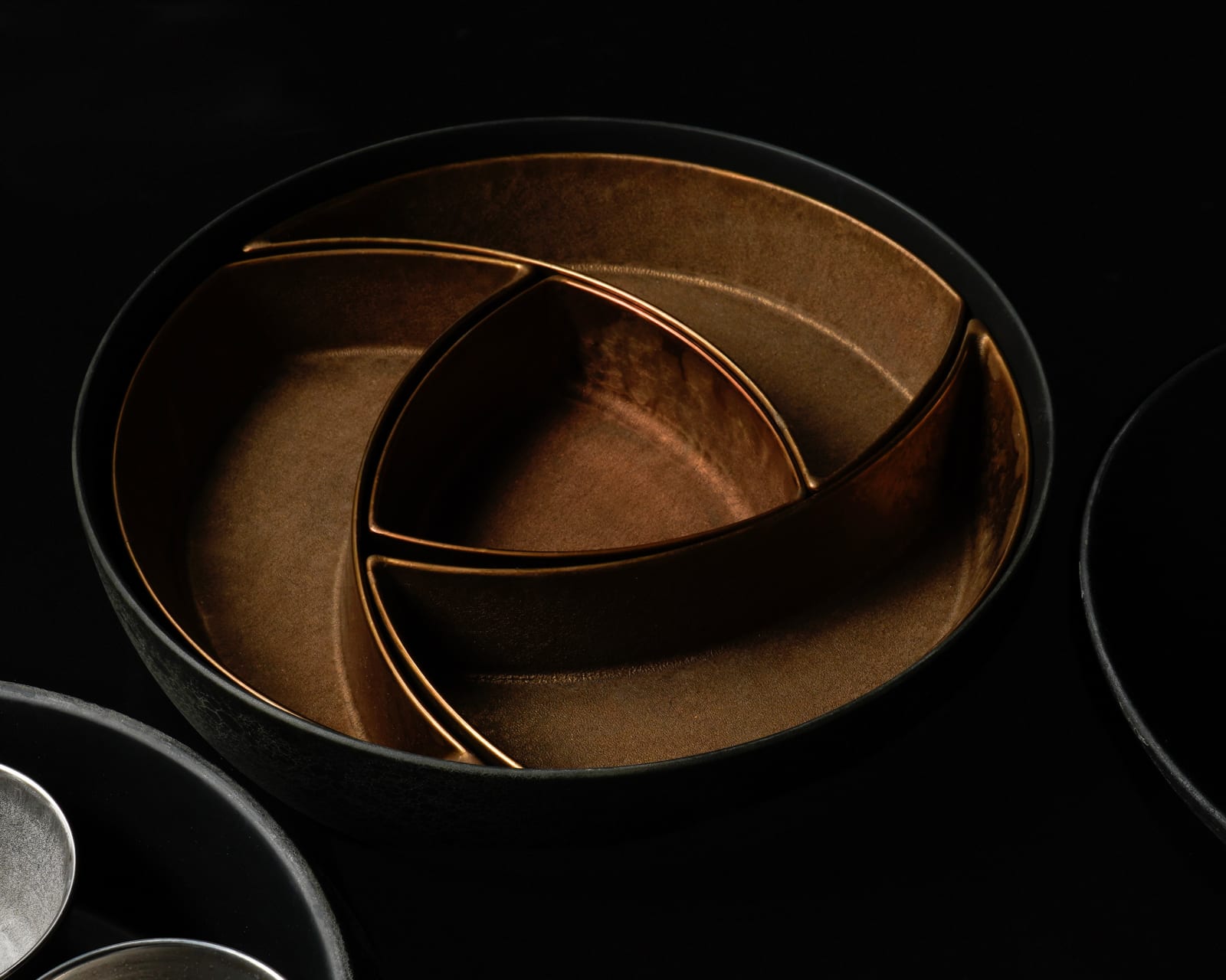 Terauchi Shinji 寺内信二, Four-tiered moon shaped box, Moon-scape 松竹梅 珠型四段重, 2024