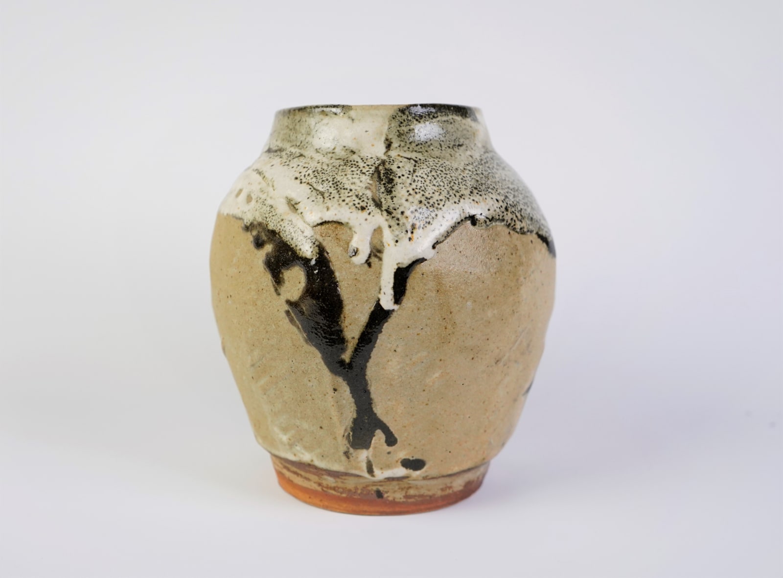 Murata Gen 村田 元, Faceted Jar, Iron on Rice Husk Glaze 糠白釉黒文面取壺