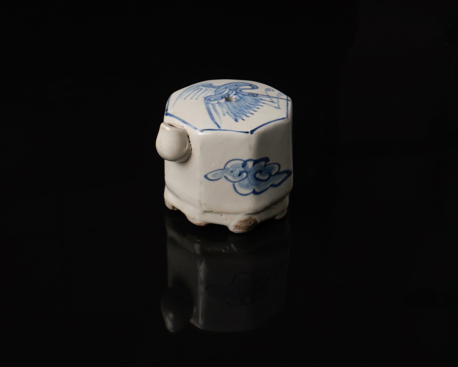 Water dropper with bird and cloud drawing, Joseon dynasty
