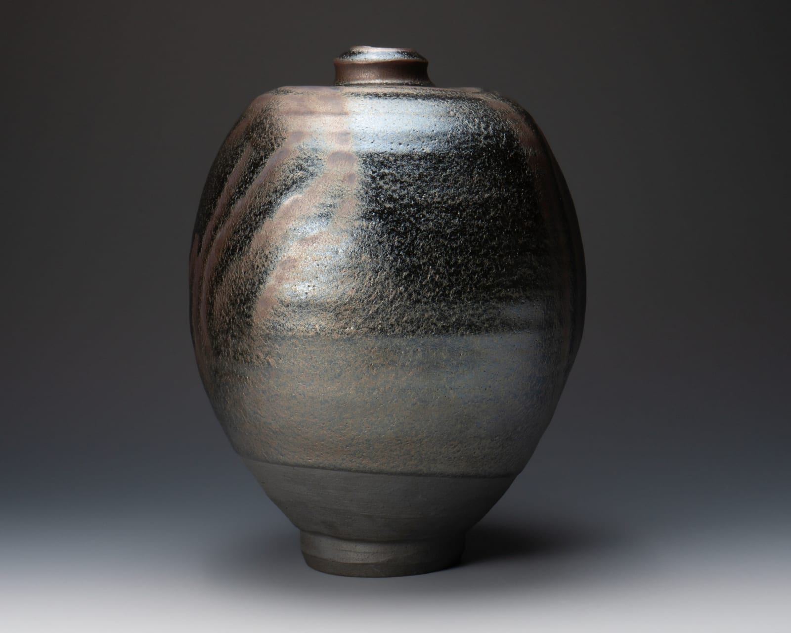 Shimizu Uichi 清水 卯一, Iron glazed flat jar, 1985