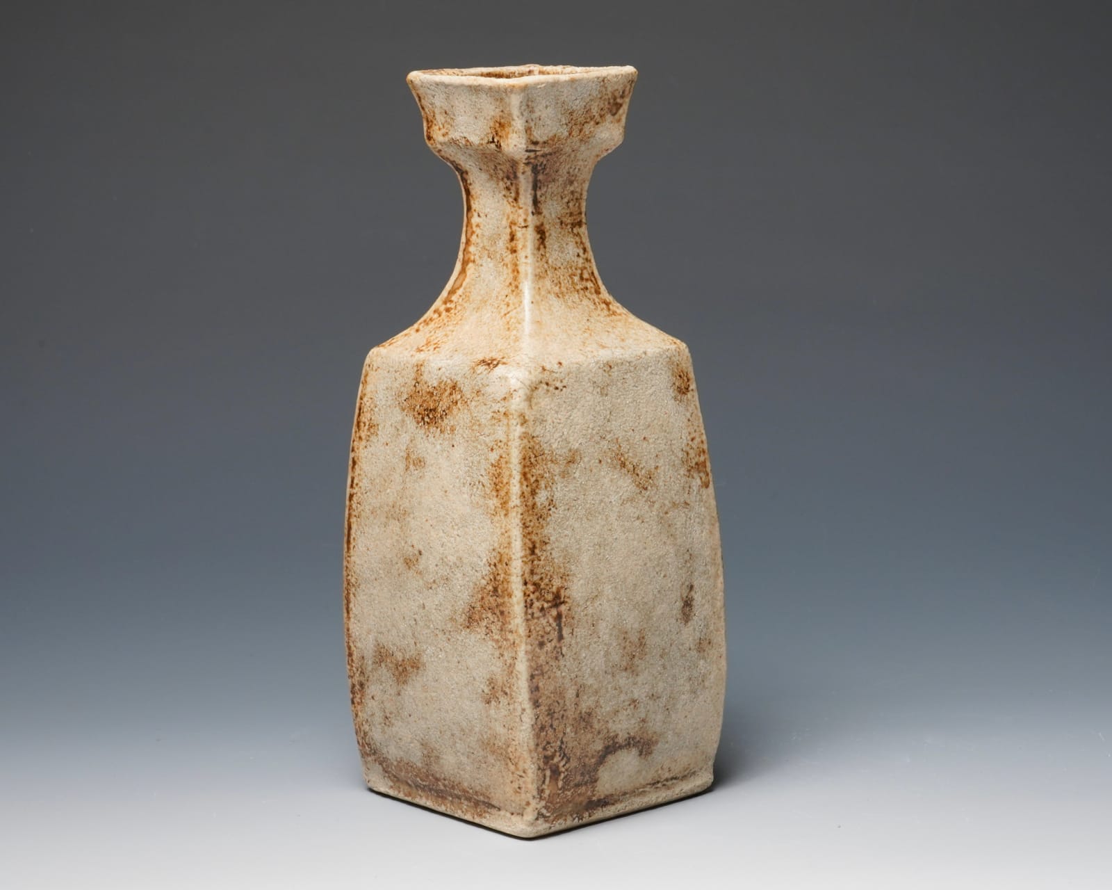 Kawamoto Goro 河本五郎, Ash glazed vase, 1980’s