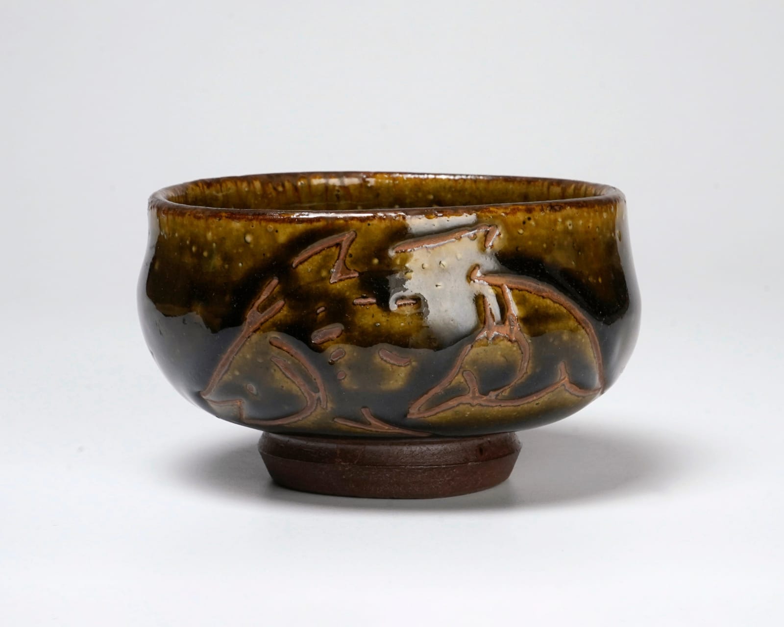 Kinjo Jiro 金城次郎, Teabowl with Fish Drawing 魚紋茶碗