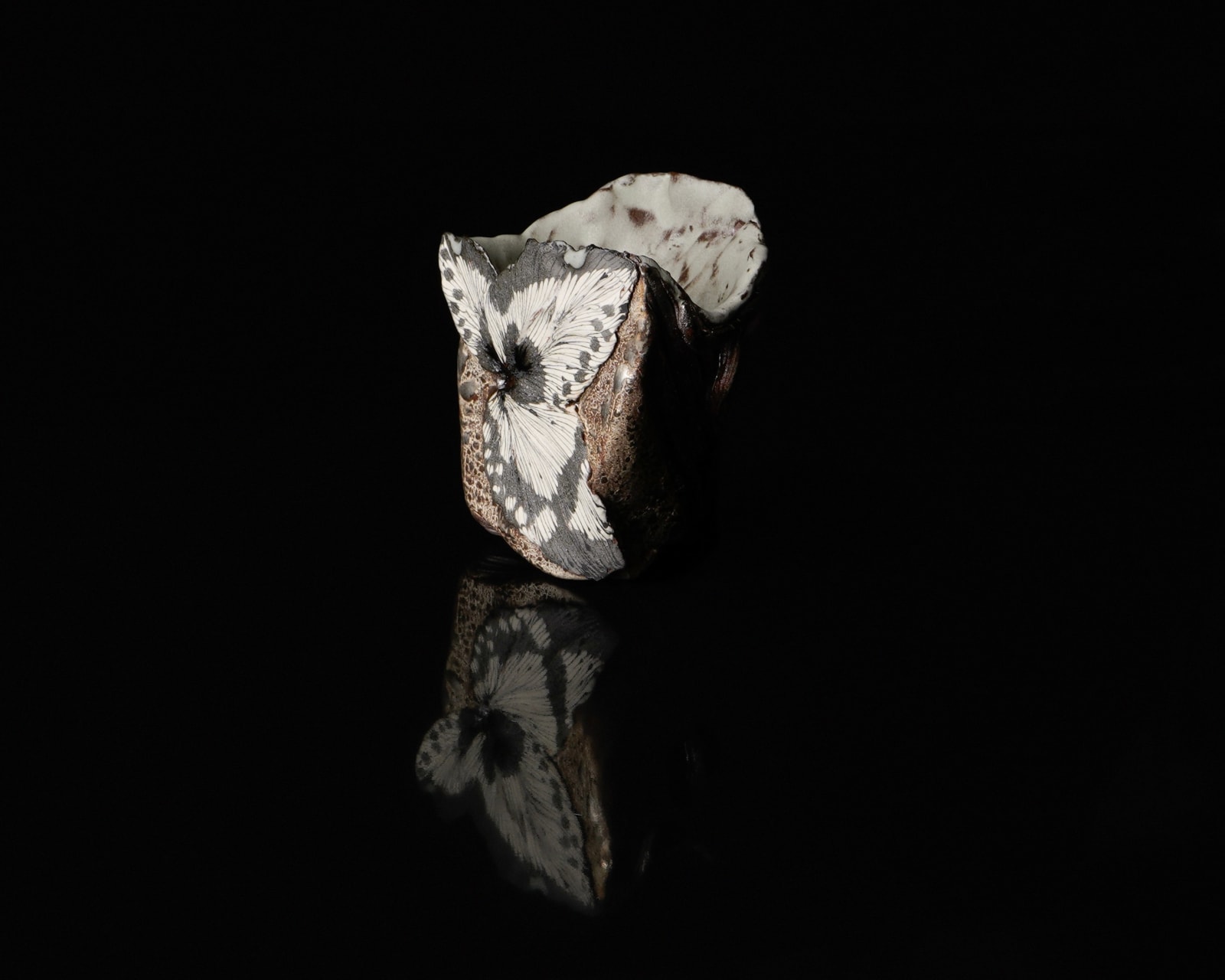 Shingu Sayaka 新宮さやか, No.14 "Calyx" sake cup 萼容 坏, 2024