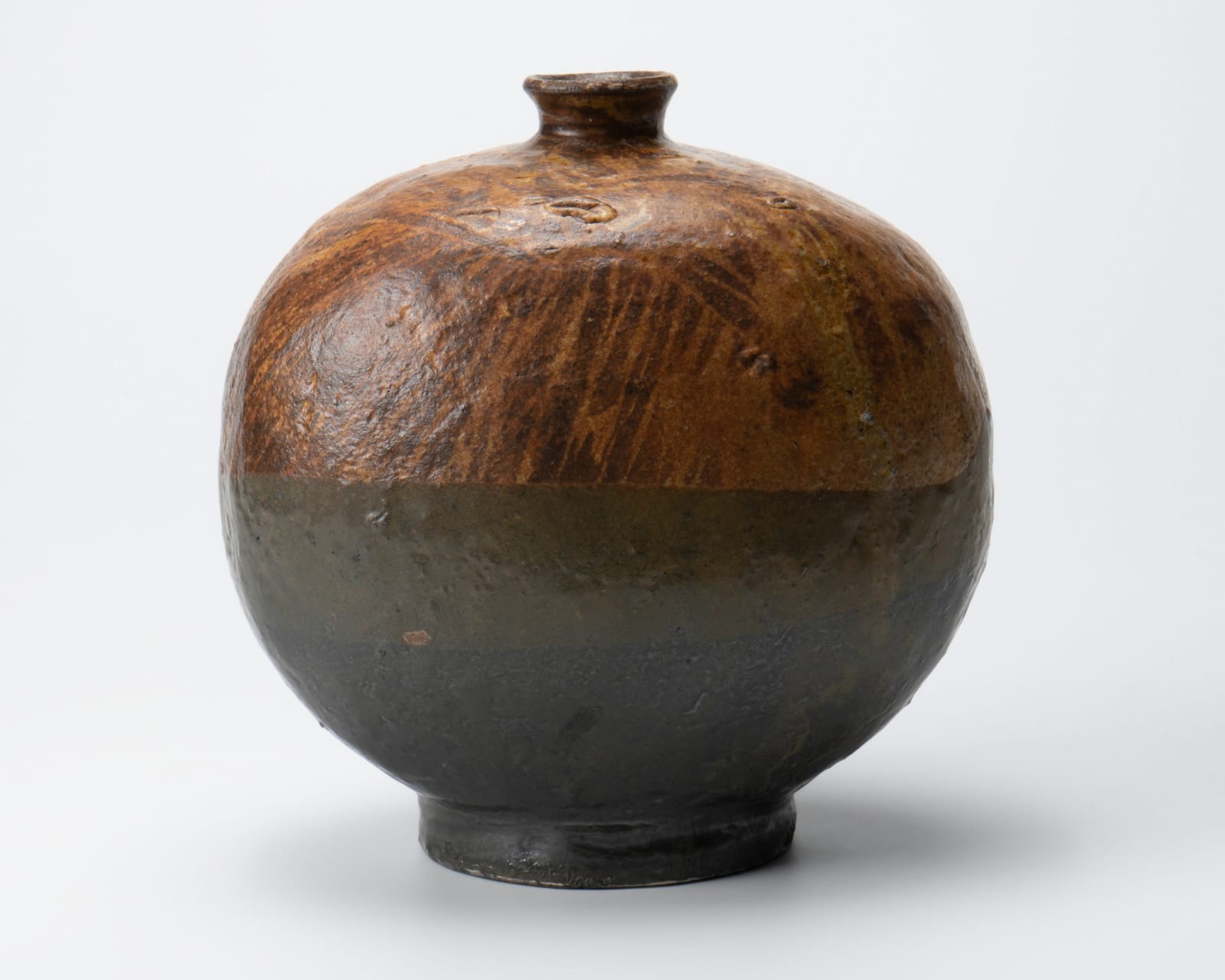 Kikuchi Katsu 菊池克, Flat vase with double glaze, 2024