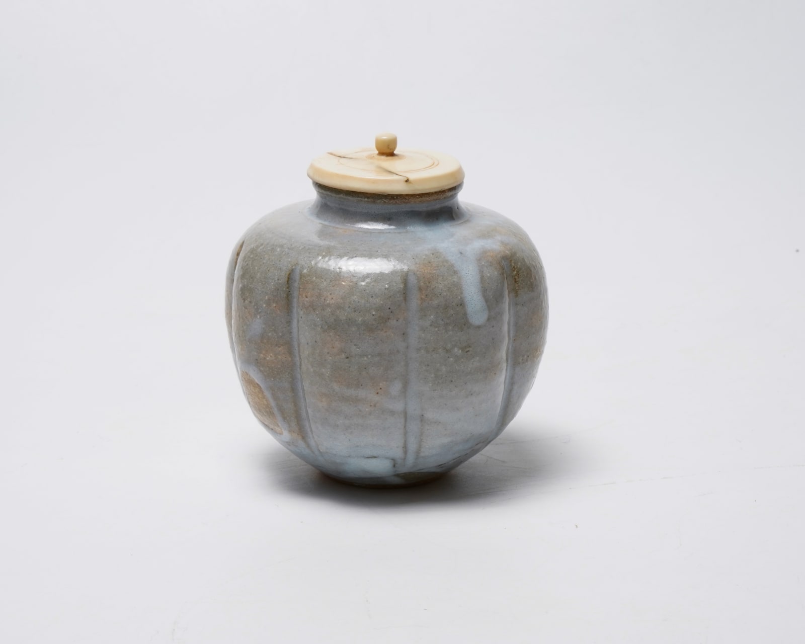 Matsubayashi Hosai XIV 松林豊斎, Yuzu shaped tea caddy 窯変柚子形茶入