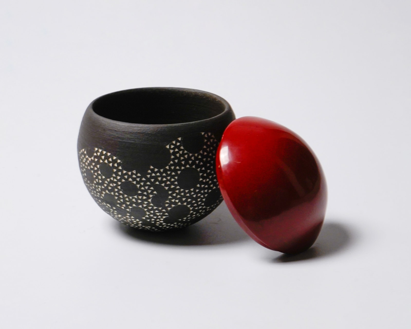 KITAMURA Junko 北村純子, Small Container with Lacquer No.2 盒子