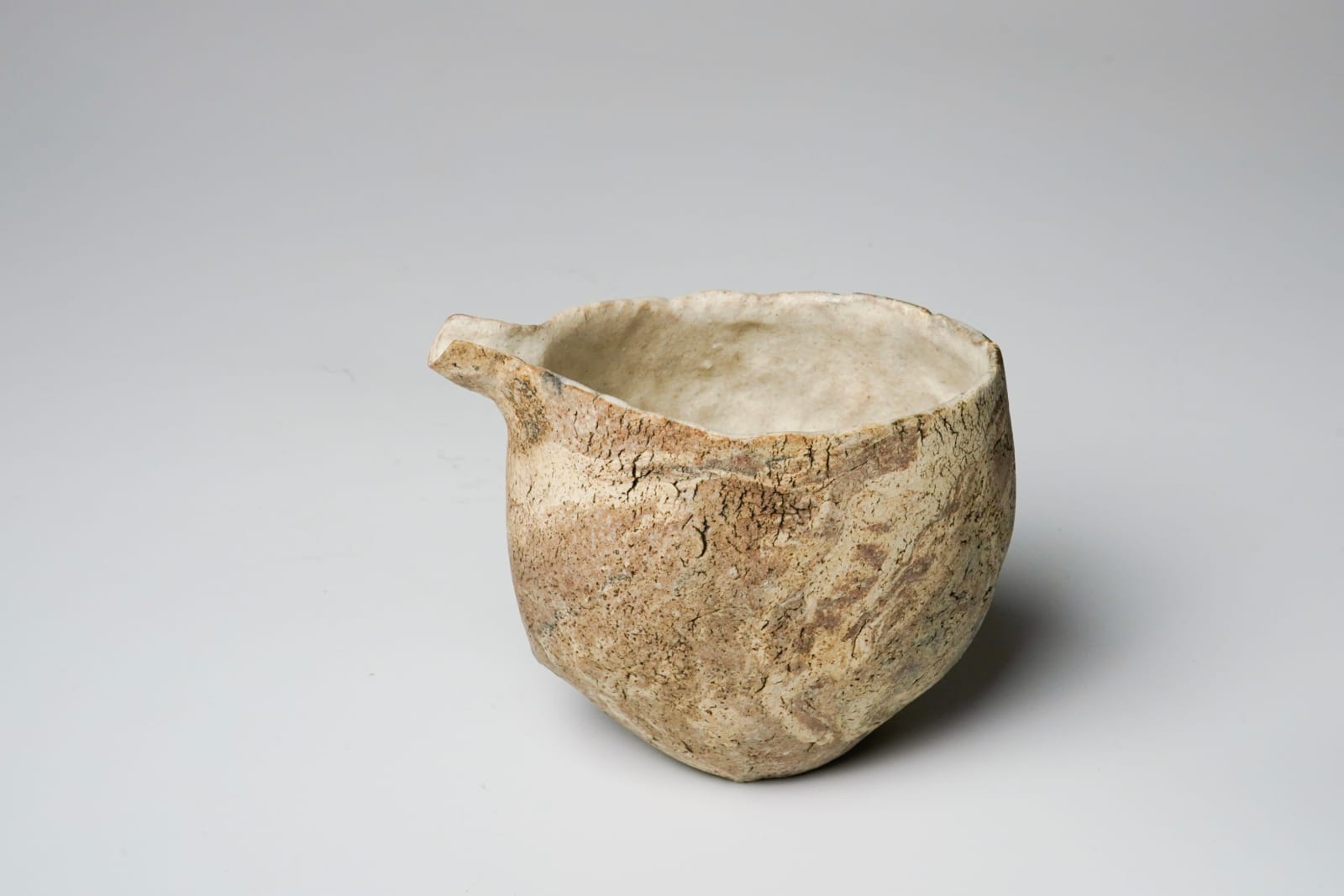 Izumita Yukiya 泉田之也, Sake Pour, White 片口