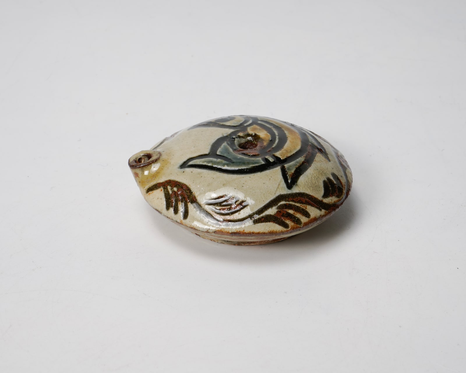 Kinjo Jiro 金城次郎, Water dropper with fish 水滴