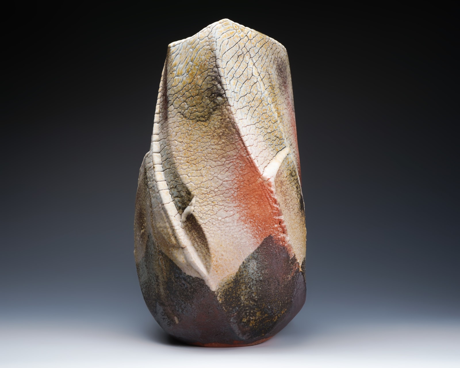 Hayashi Shotaro 林正太郎, Manyo flower vessel with impressions of a mountain scene, 2023