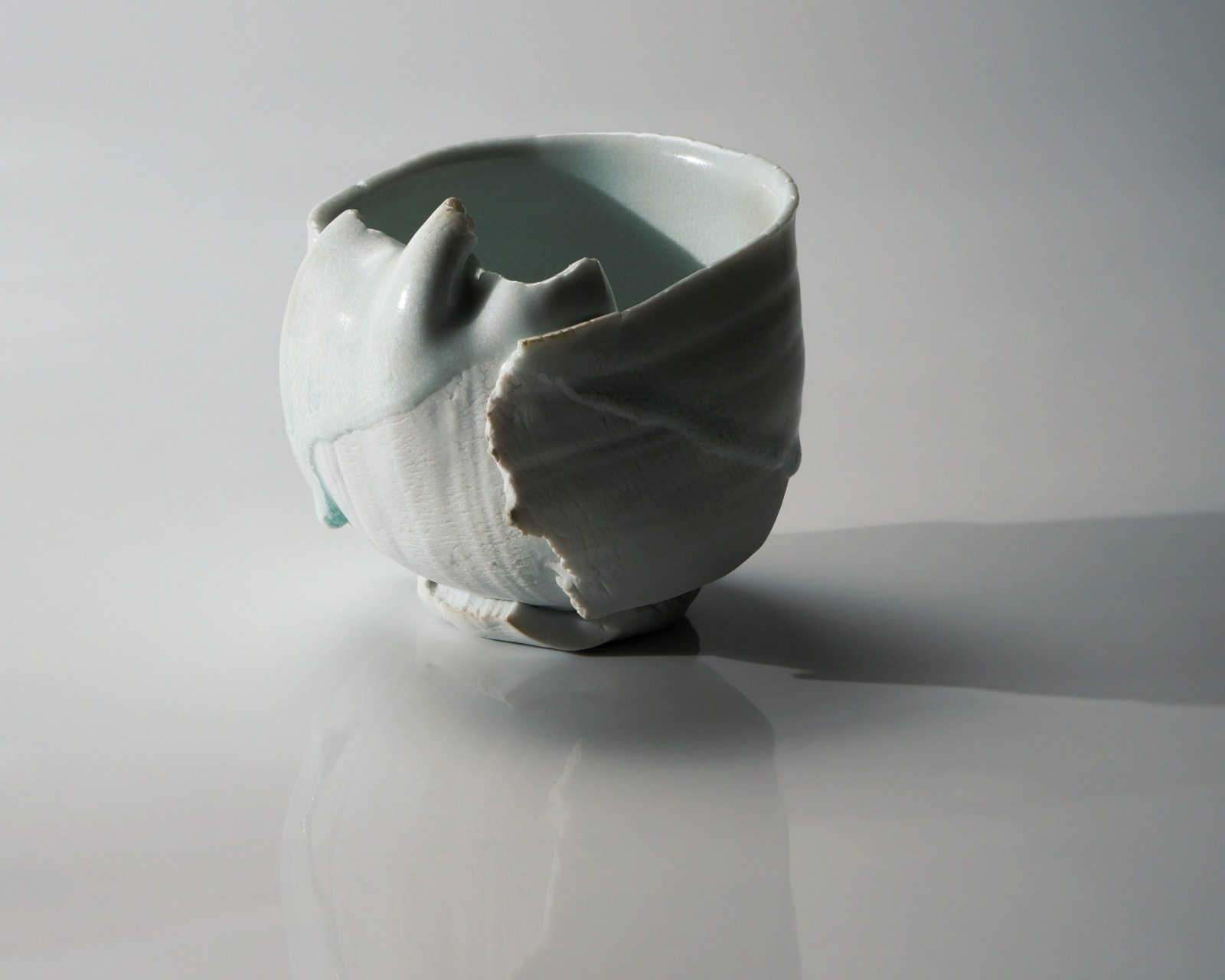 Kato Mami 加藤真美, Jingdezhen porcelain tea bowl, 2025