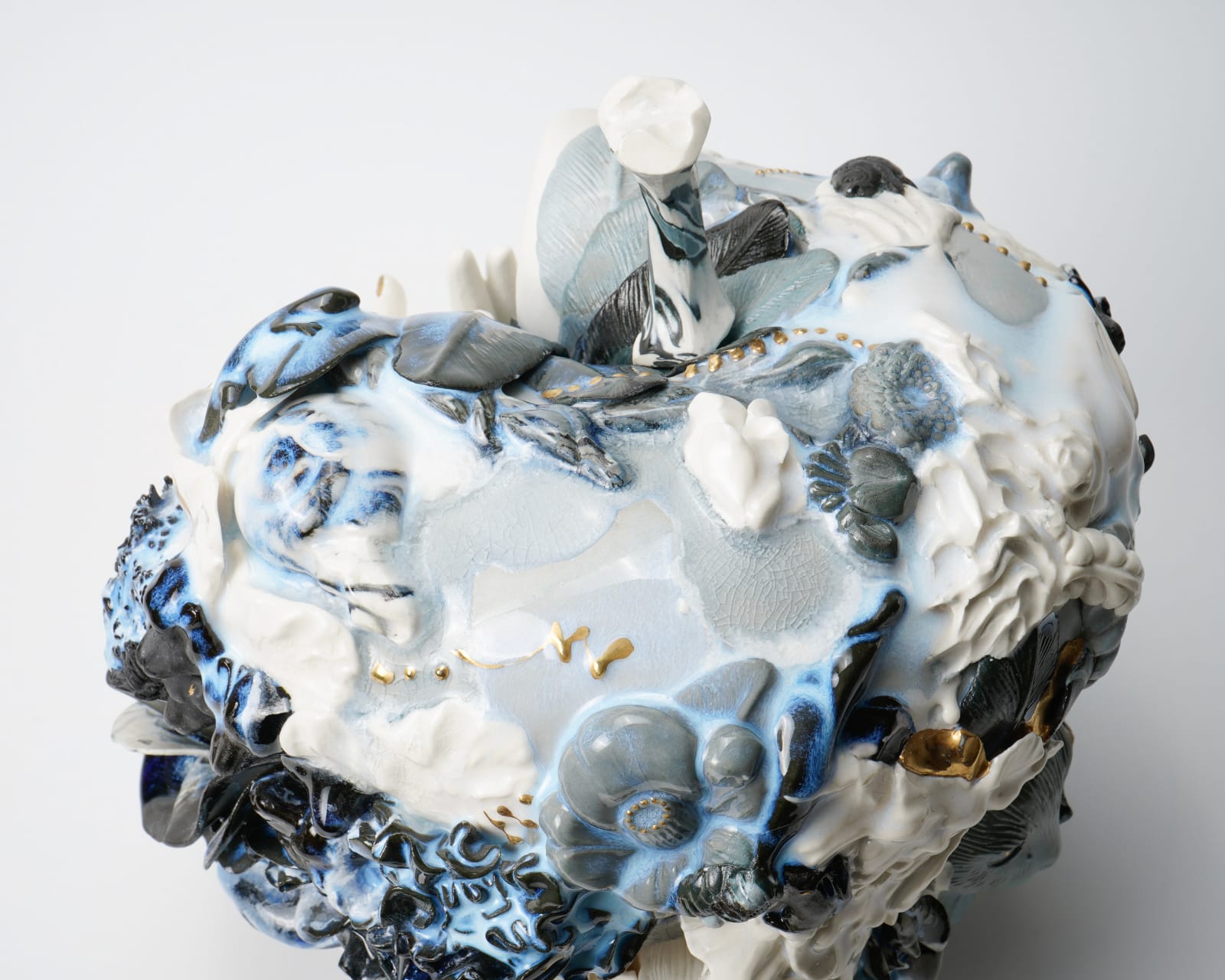 Oishi Sayaka 大石早矢香, Sensitive apple -black and white-, 2024