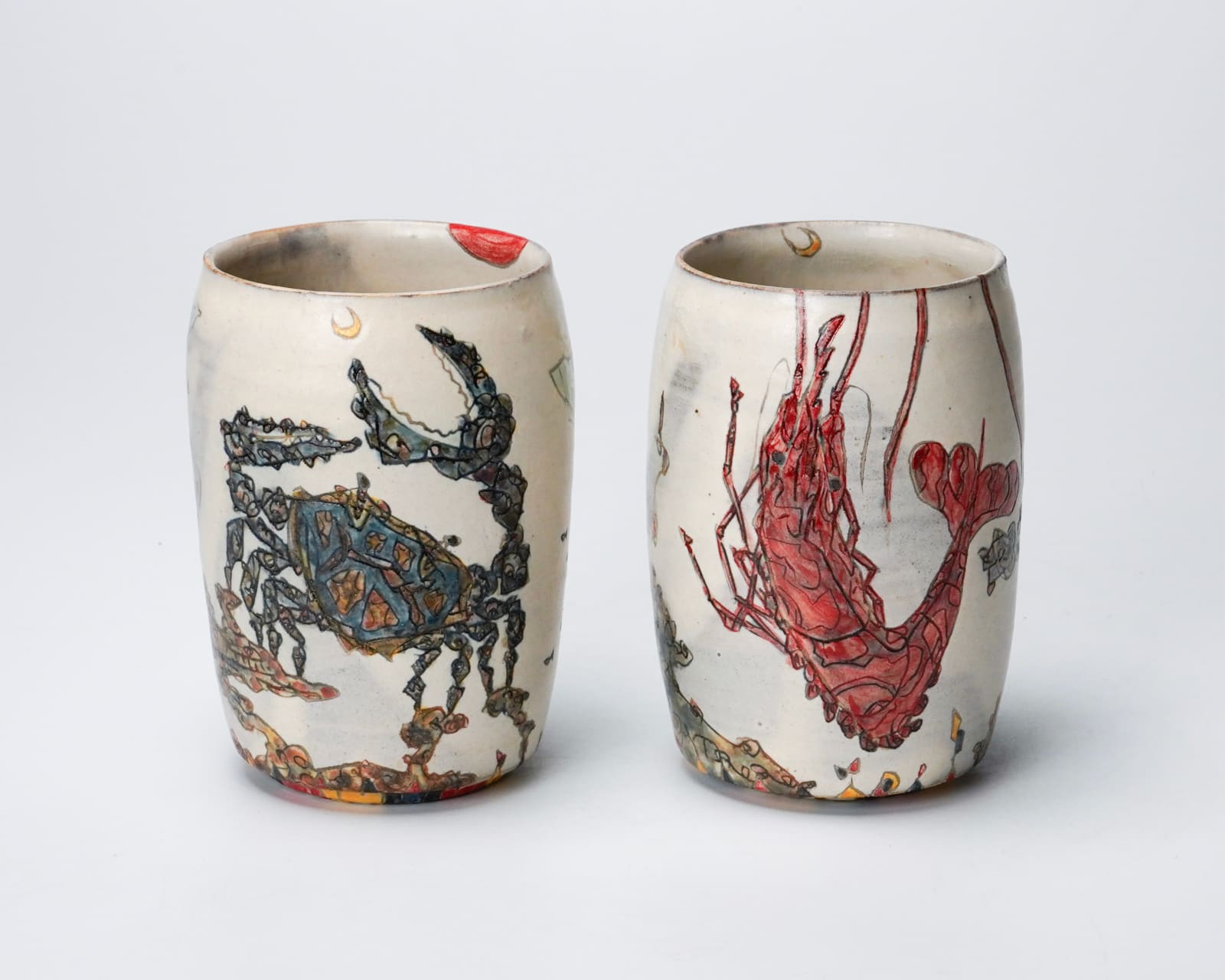 KOMAGO Tetsutarou 小孫哲太郎, No.31 Polychrome Yunomi with Carved Crab Designs 線彫蟹紋湯呑, 2023