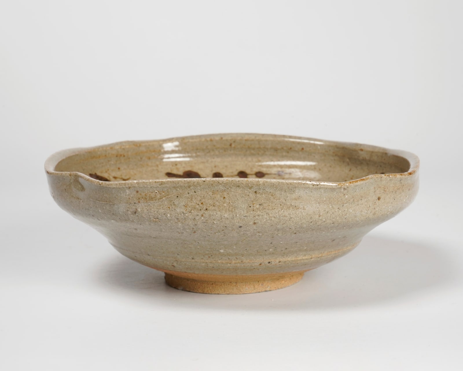 Nishioka Koju 西岡小十, Karatsu square plate with iron drawings 2 Kojiro Kiln 絵唐津四方変形皿: 小次郎窯
