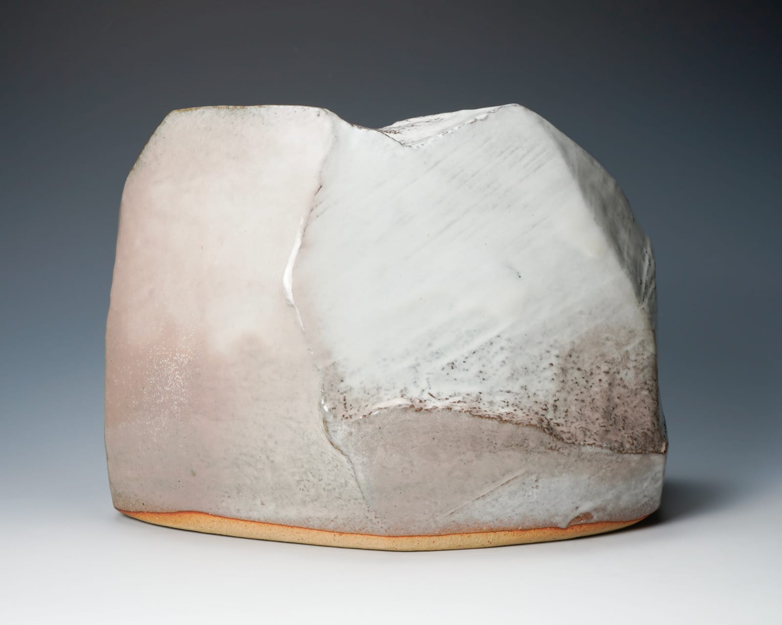 Kaneta Masanao VIII 八代 兼田昌尚, Hagi-glazed mountain-shaped flower vessel