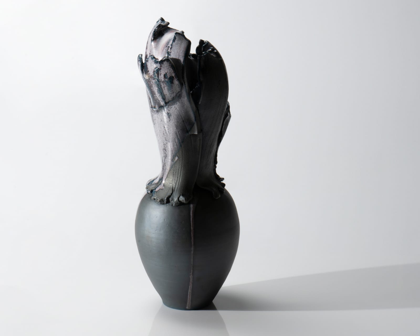 Kato Mami 加藤真美, No. 3 Frost glazed flower vase "Kishibe," black, 2023