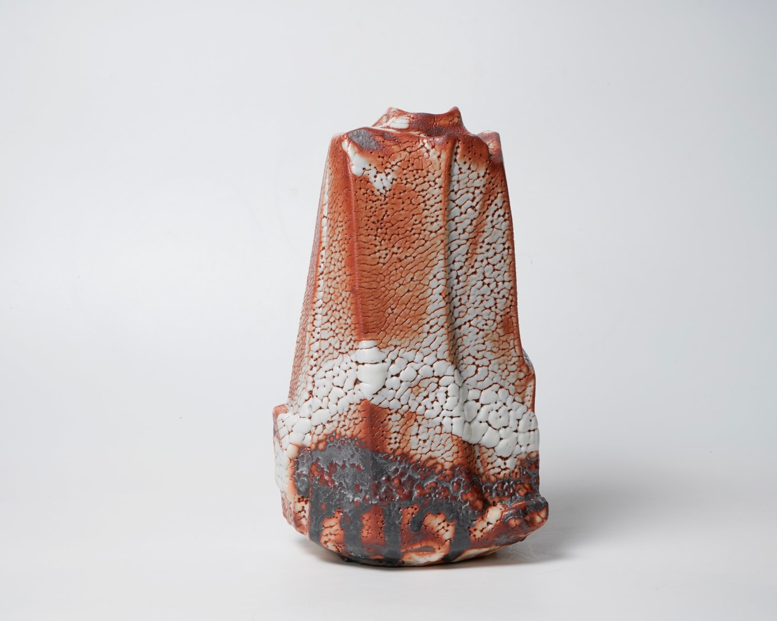 Hayashi Shotaro 林正太郎, Red Shino faceted flower vase