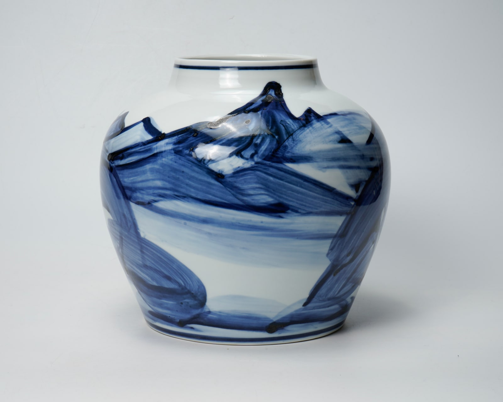 Kondo Yuzo 近藤悠三, Sometsuke Flower Jar with a Mountain Scene 山染付花瓶