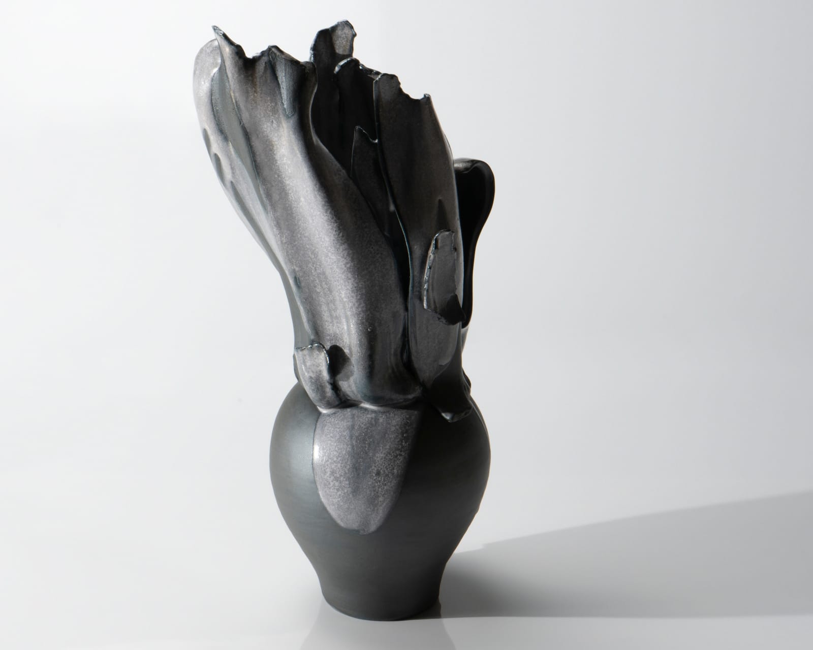 Kato Mami 加藤真美, No. 1 Frost glazed flower vase "Kishibe," black, 2023