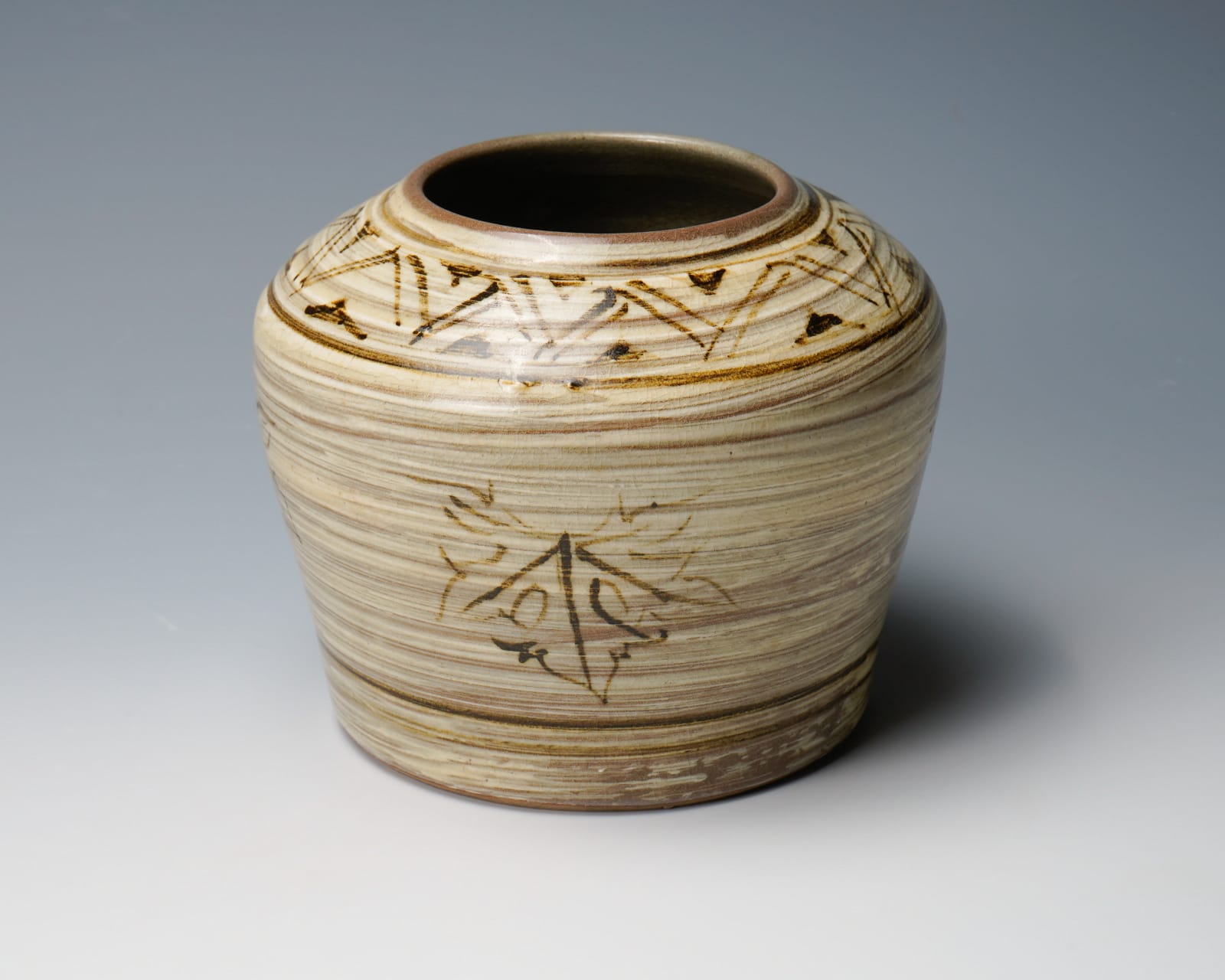 Tomimoto Kenkichi 富本憲吉, Hakeme jar with a pattern of wild berry on brushed slip and brown iron oxide, 1930