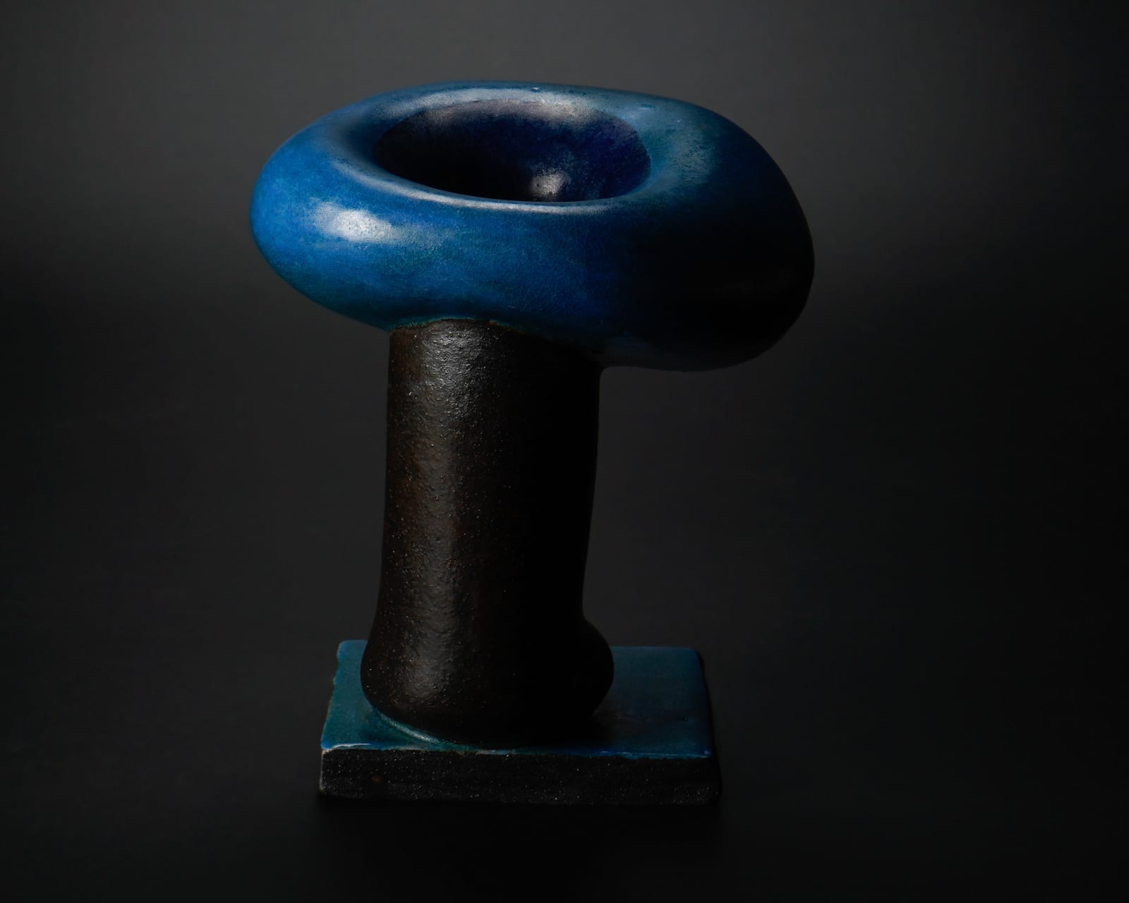 Yanagihara Mutsuo 柳原睦夫, Tubular flower vase with azure glaze 碧釉筒花入, 2014