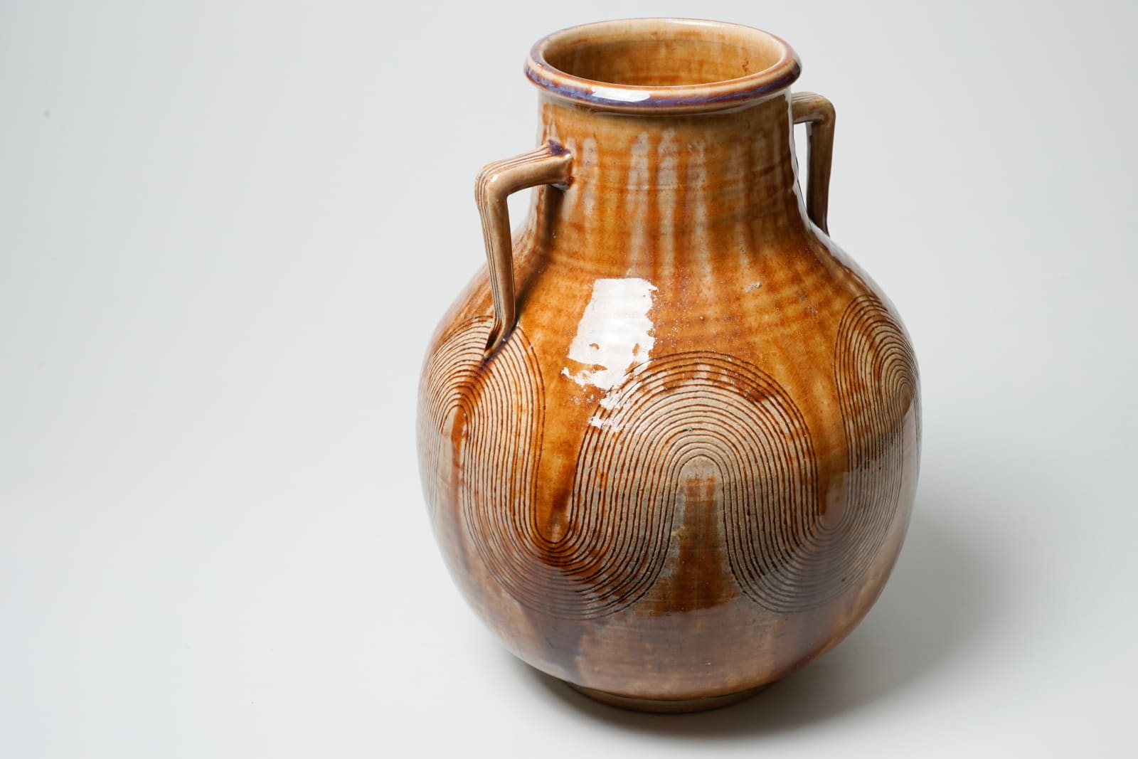 Yasuhara Kimei 安原喜明, Flower Vase 花生 線彫文
