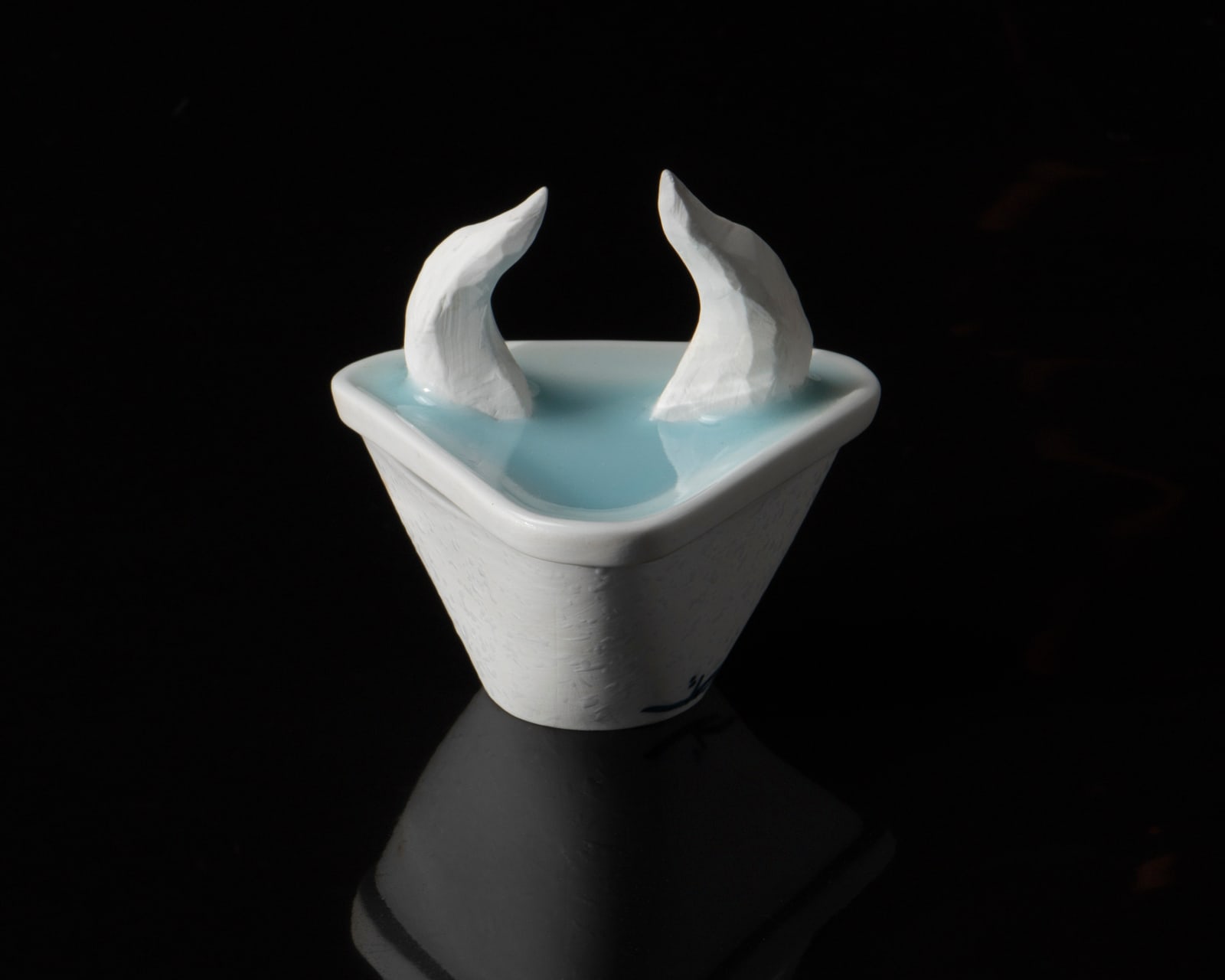 Nagae Shigekazu 長江重和, Shape of earth: Ox zodiac incense box