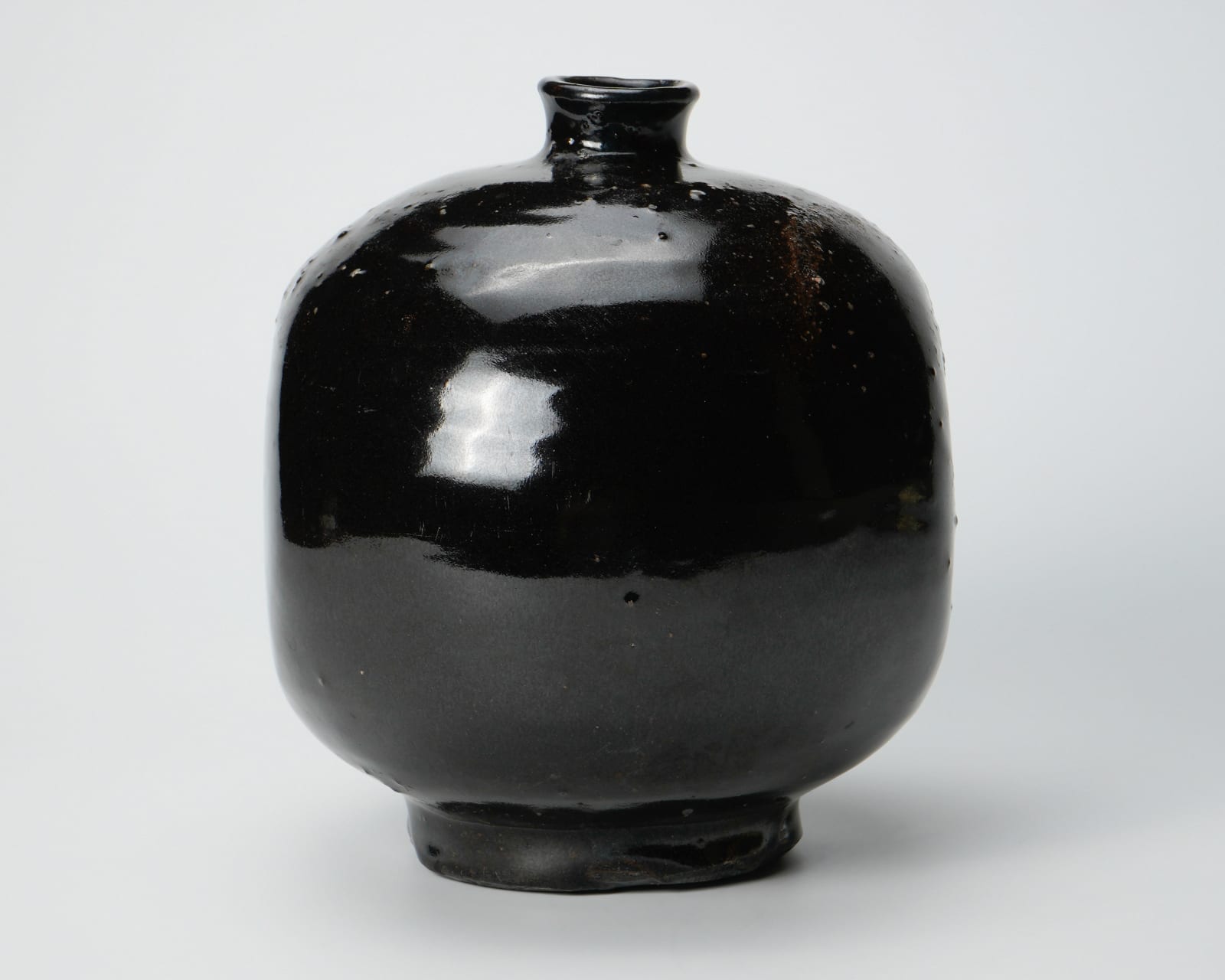 KOBAYASHI Togo 小林東五, Flat jar with black glaze