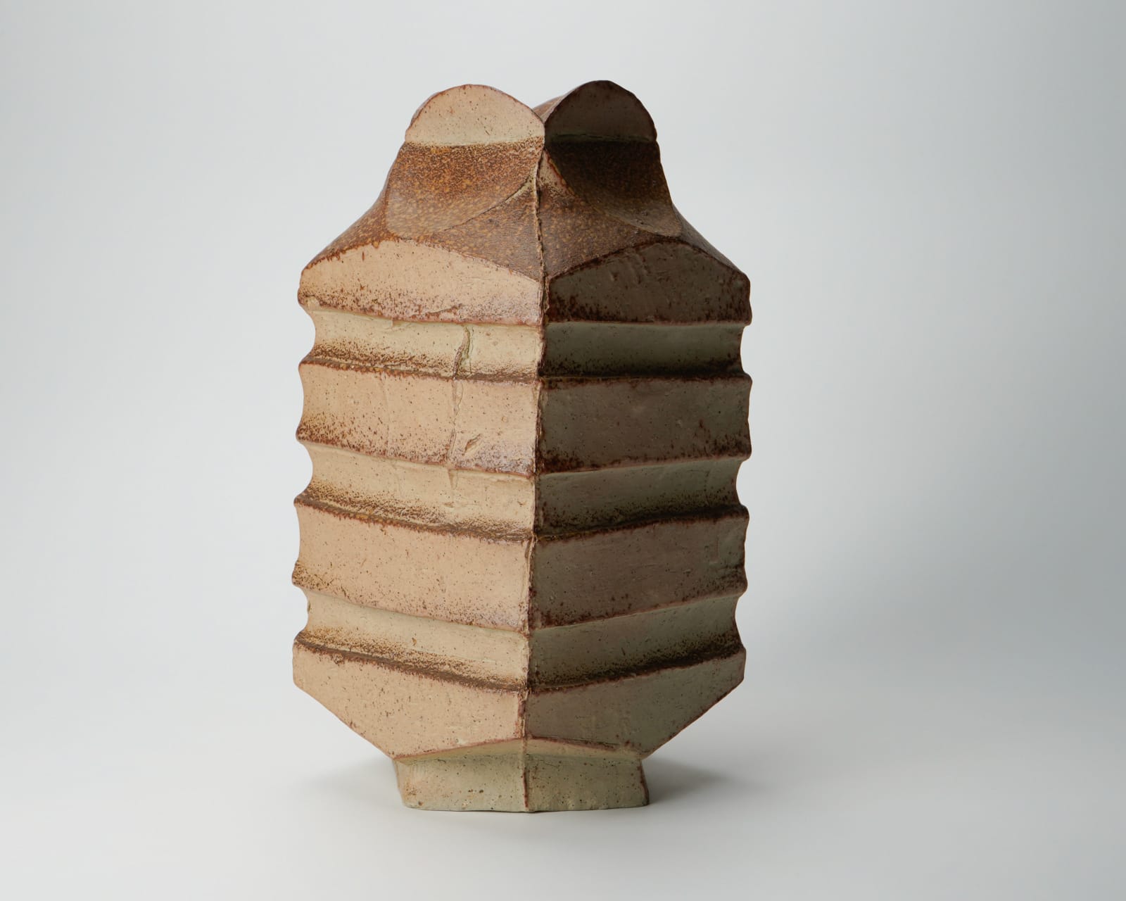 Mori Togaku 森 陶岳, Faceted Bizen jar, 1990