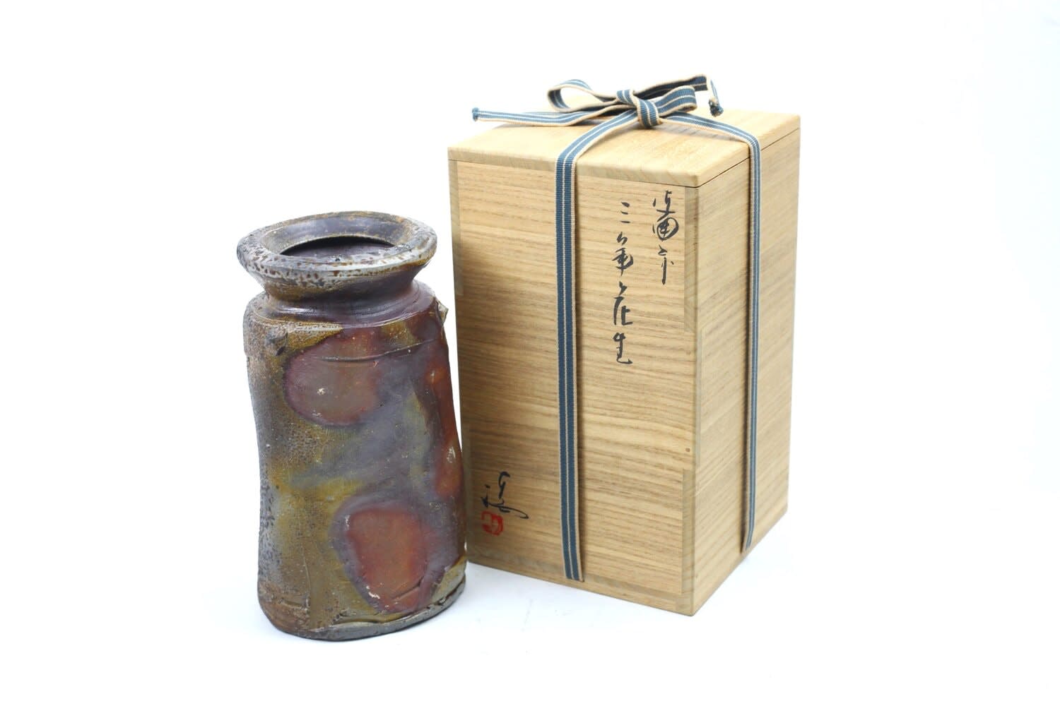 Isezaki Mitsuru 伊勢崎満, Three sided Bizen Flower Vase 備前三角花生 | Dai Ichi Arts  | Japanese Modern Art
